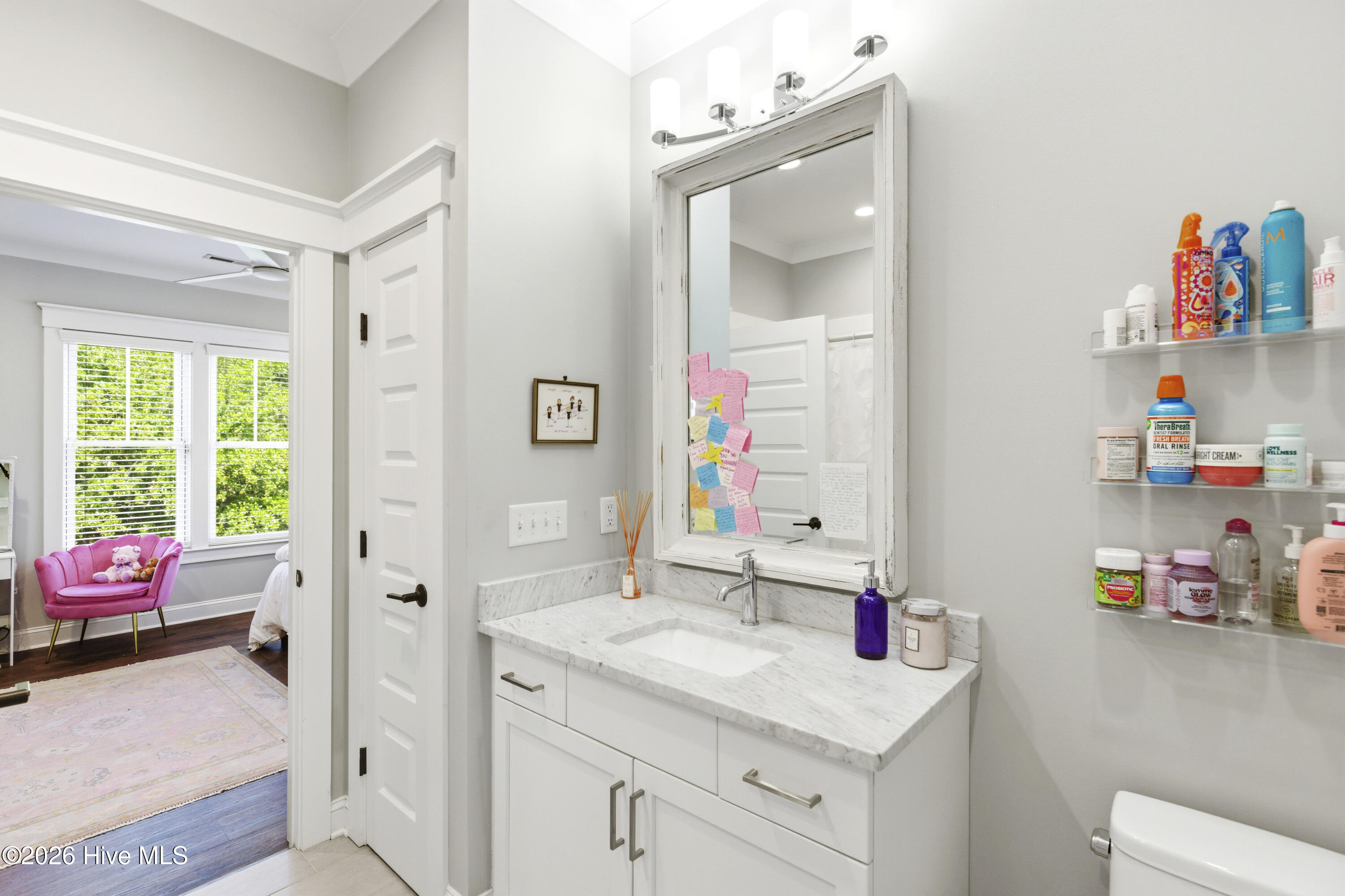 100562108 | Photo 56