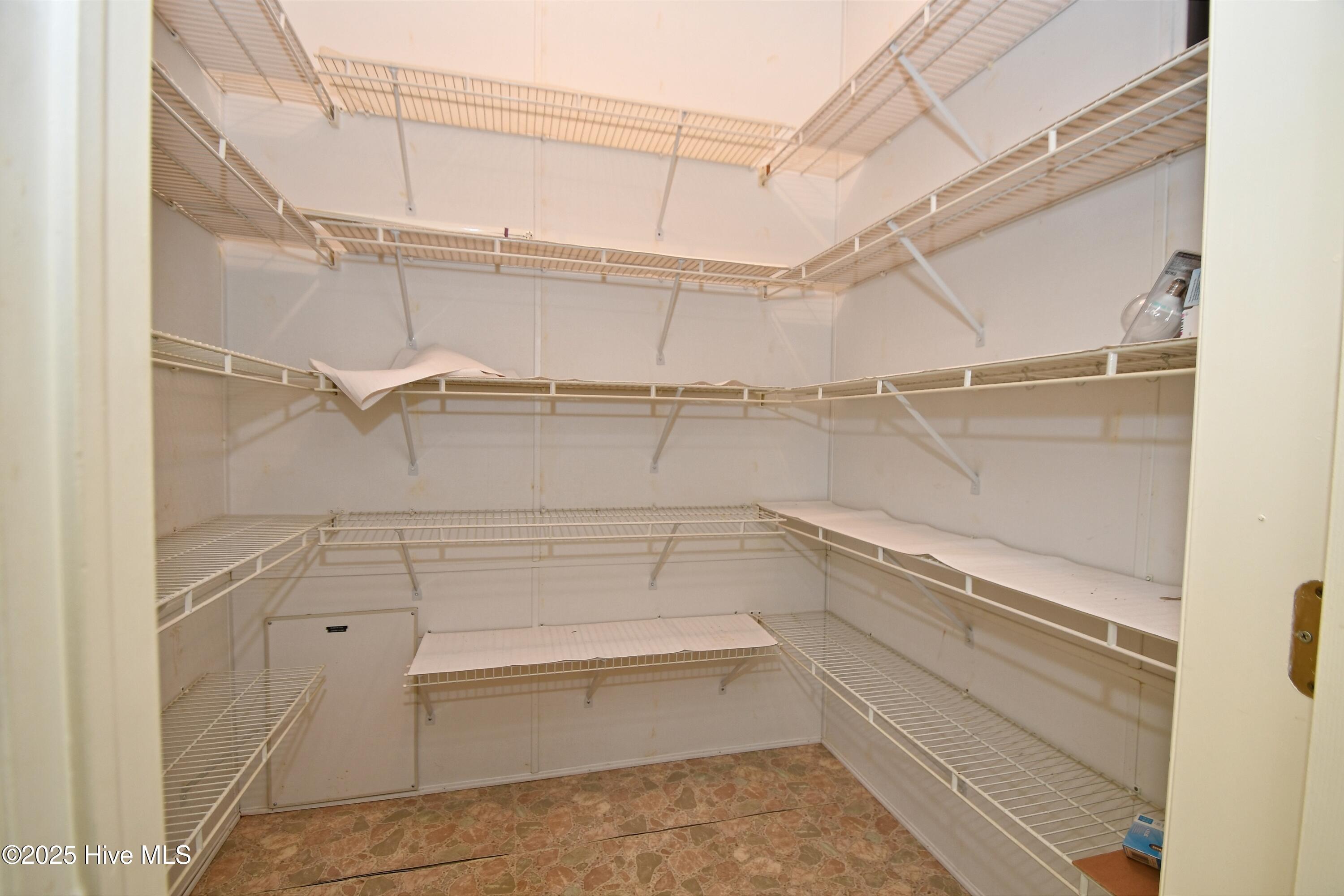 100539204 | Photo 12