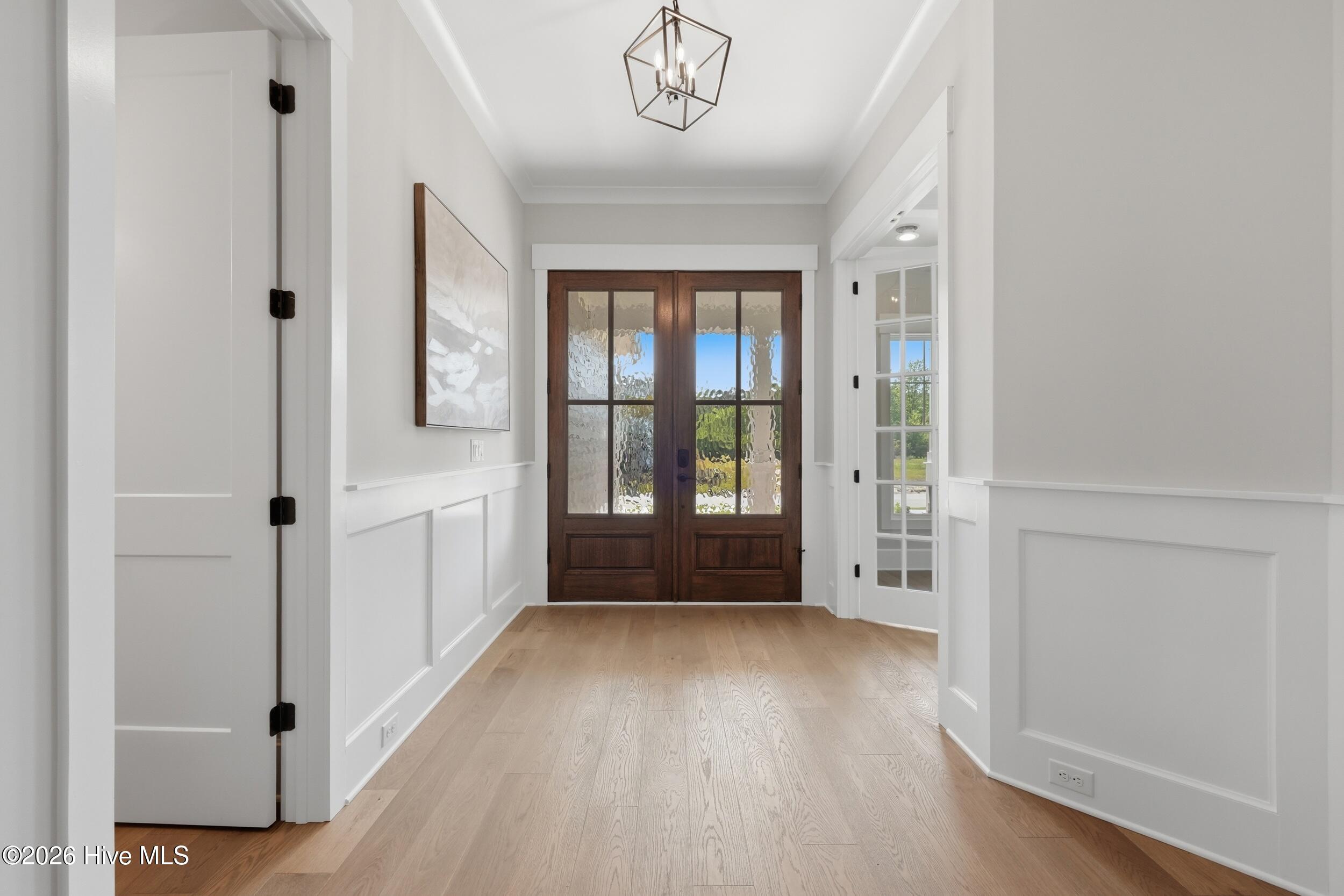 100567785 | Photo 10