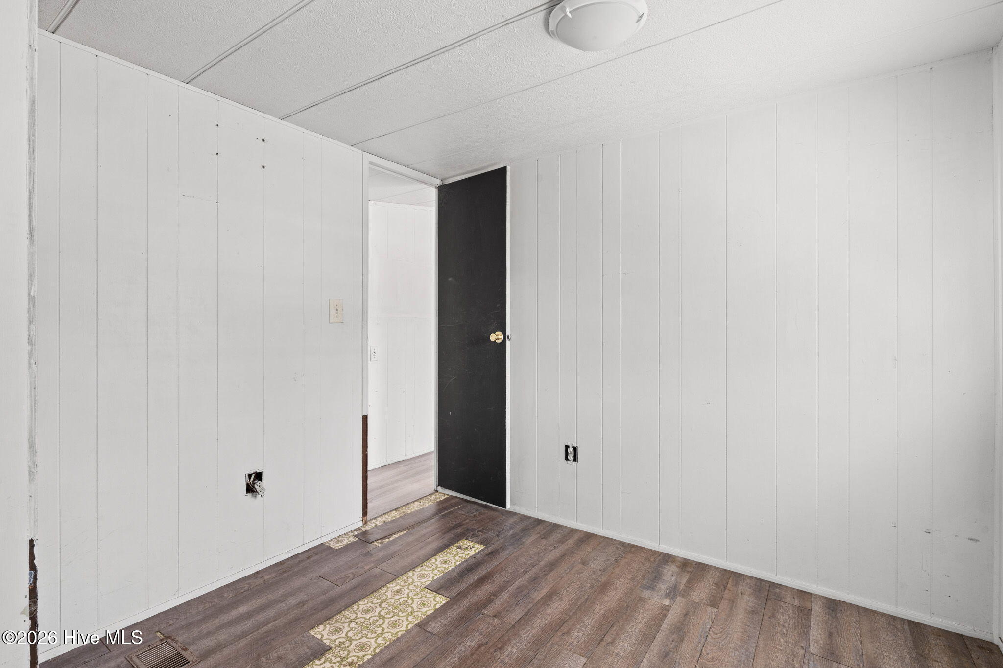 100564786 | Photo 14