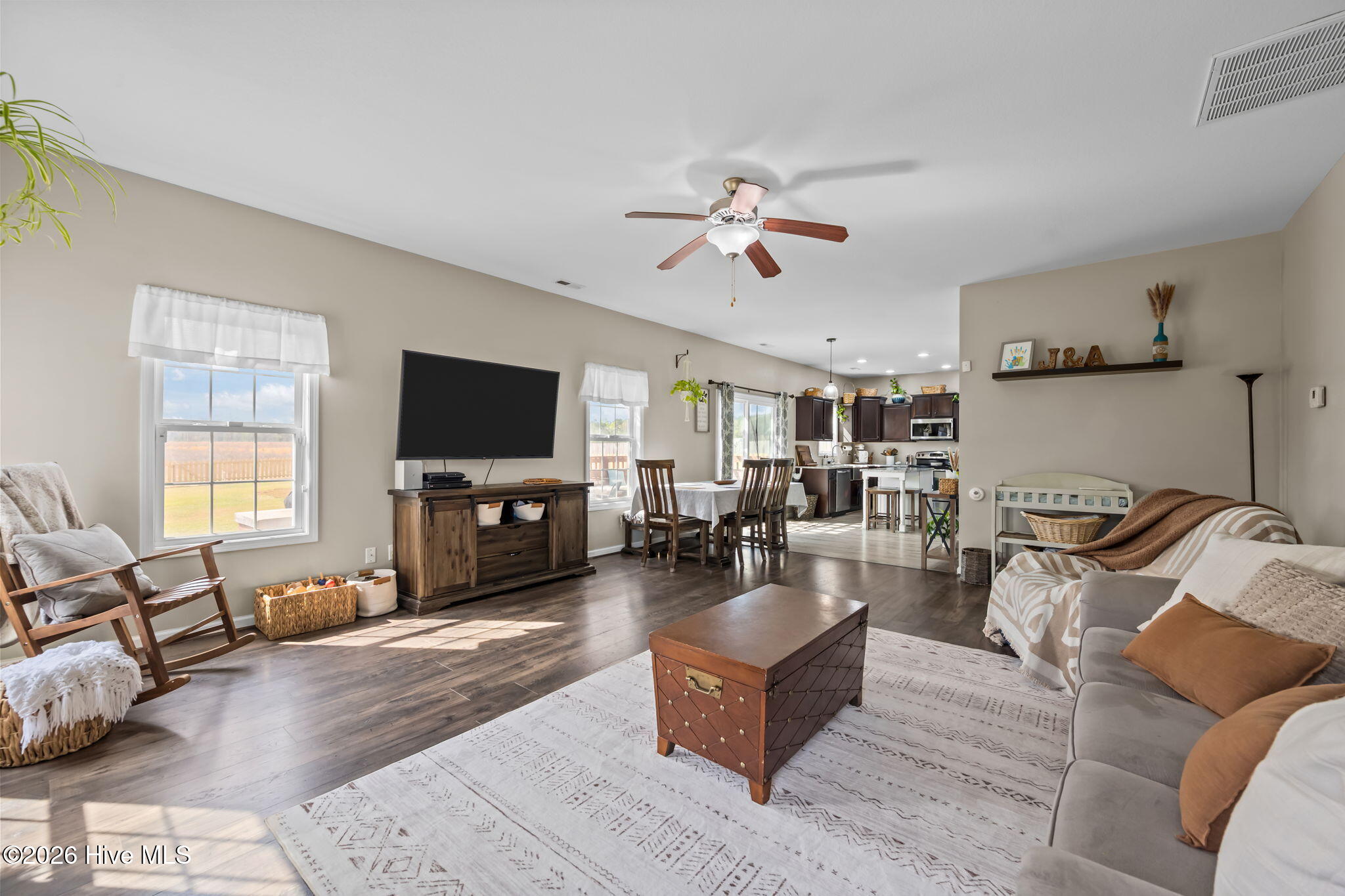 100560524 | Photo 18