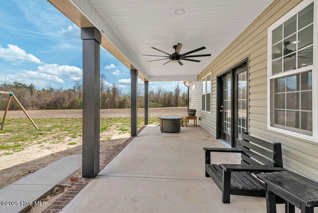 1560 White Oak River Road,Maysville