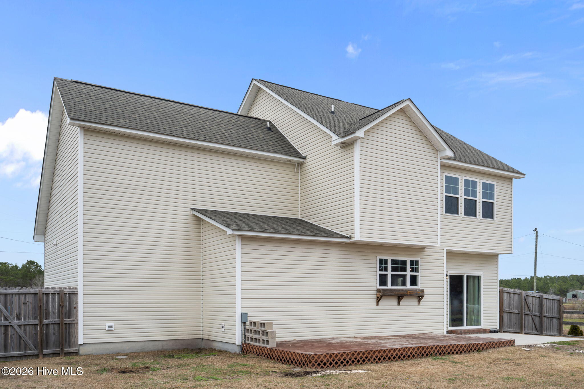 100557643 | Photo 39