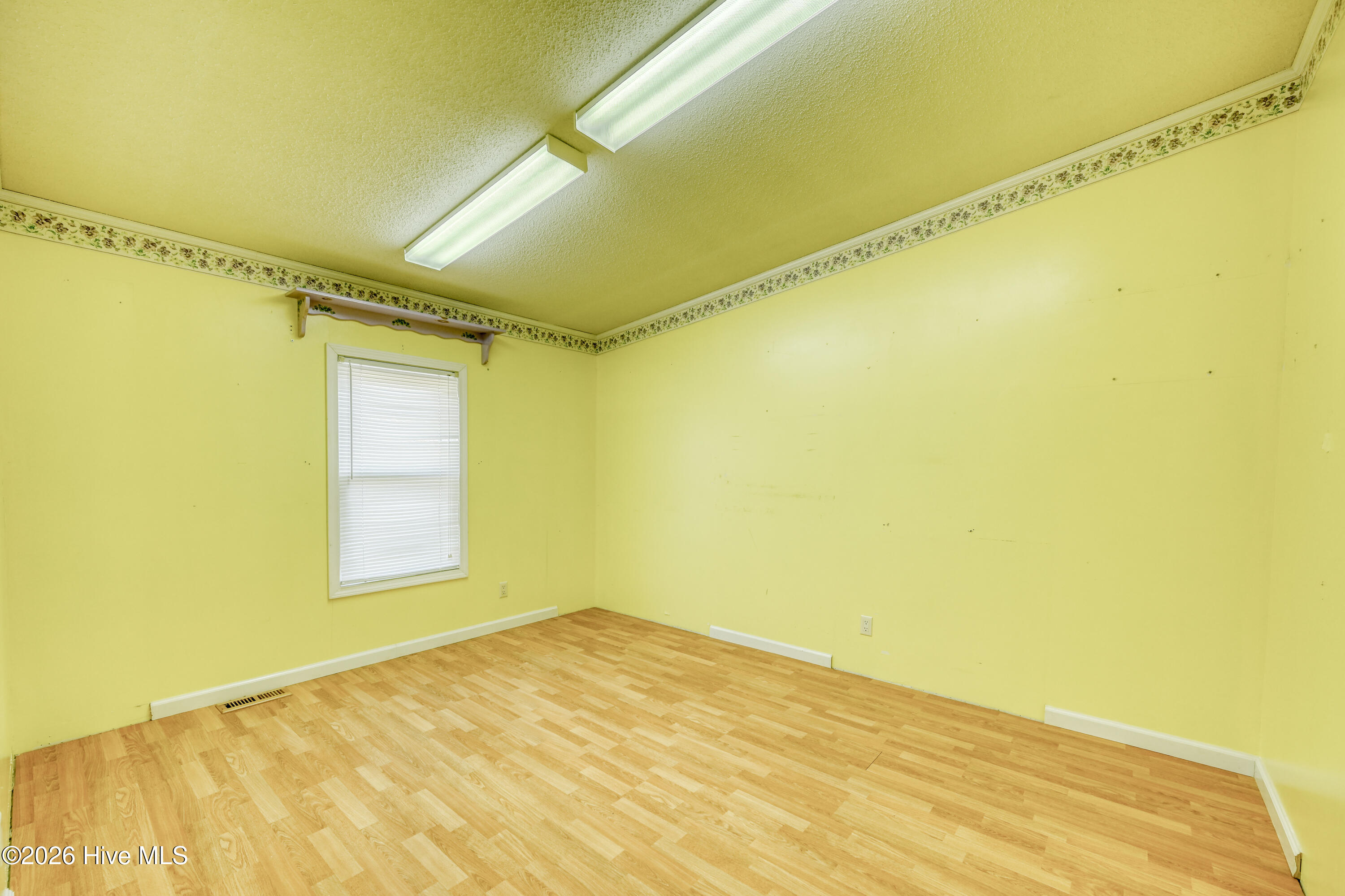 100557580 | Photo 27