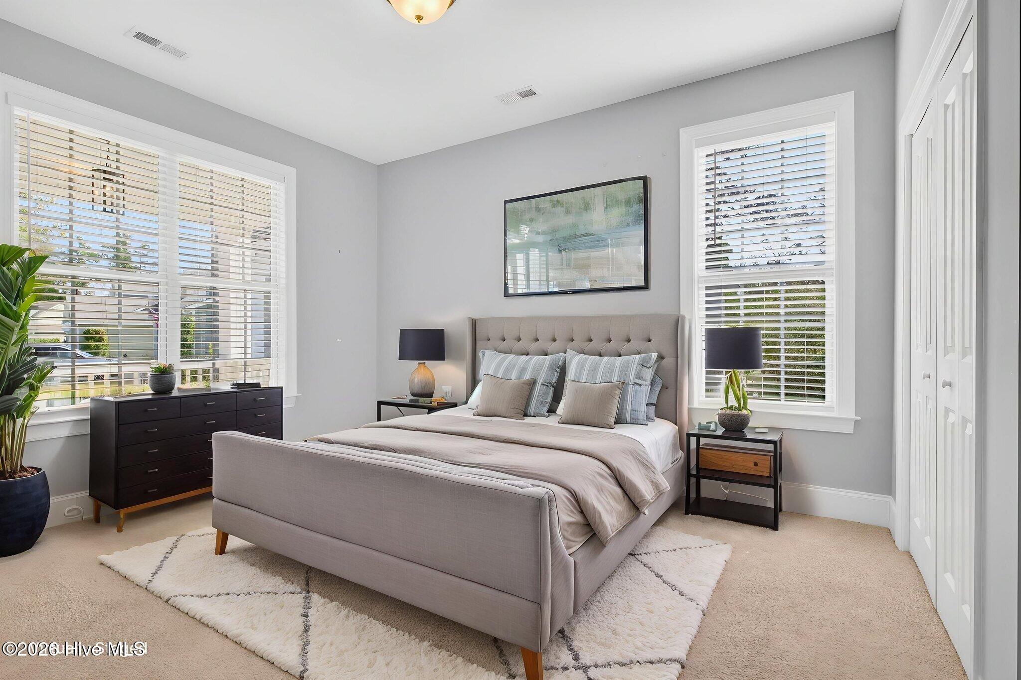 100563252 | Photo 31