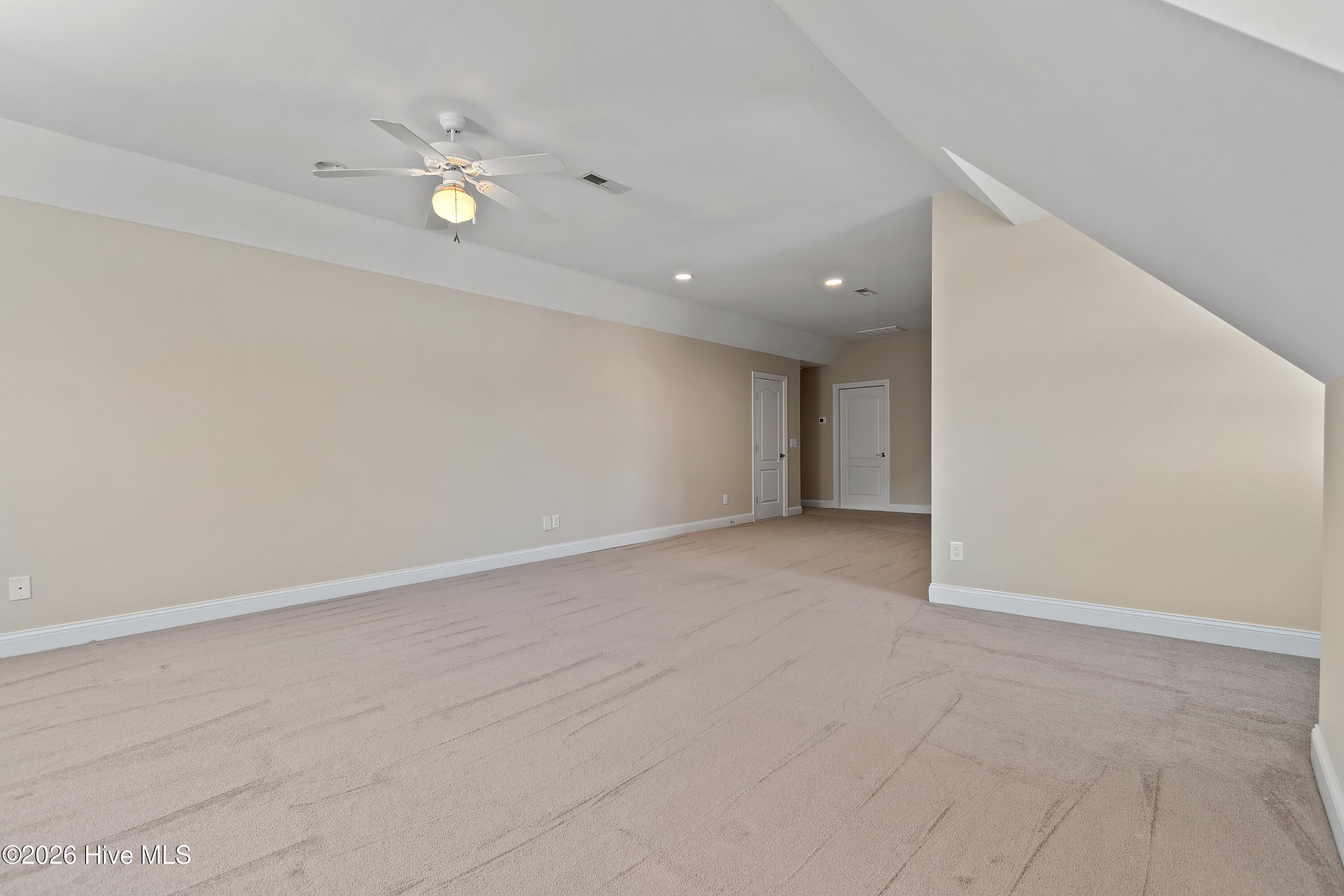 100568662 | Photo 39