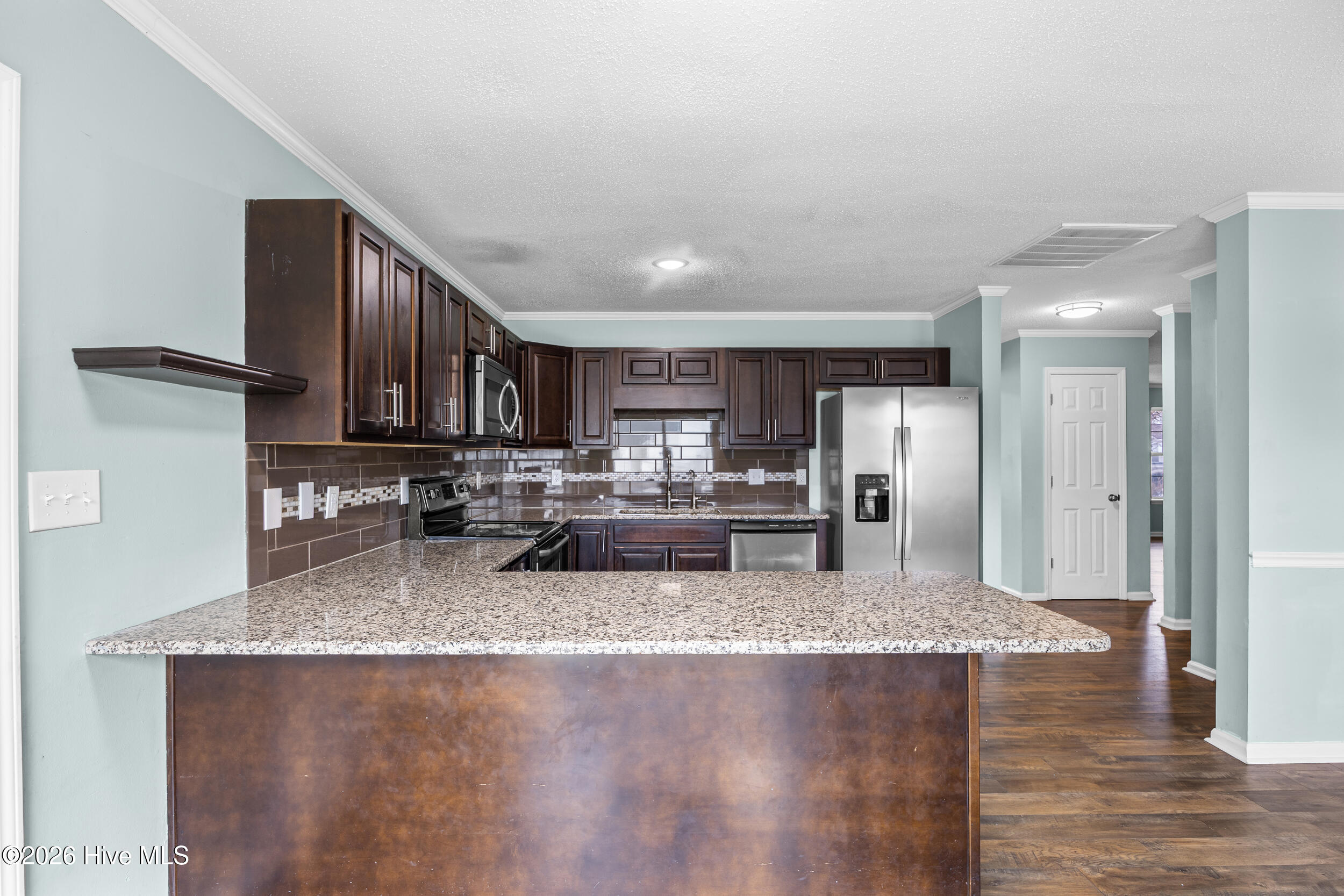 100557892 | Photo 16