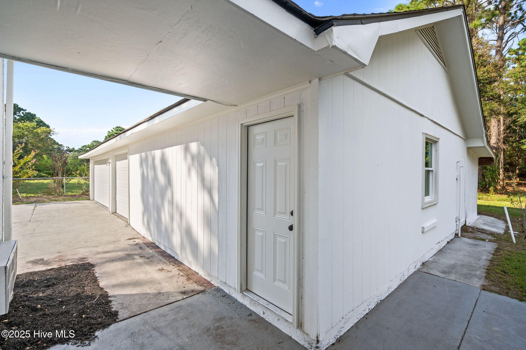 100527627 | Photo 78