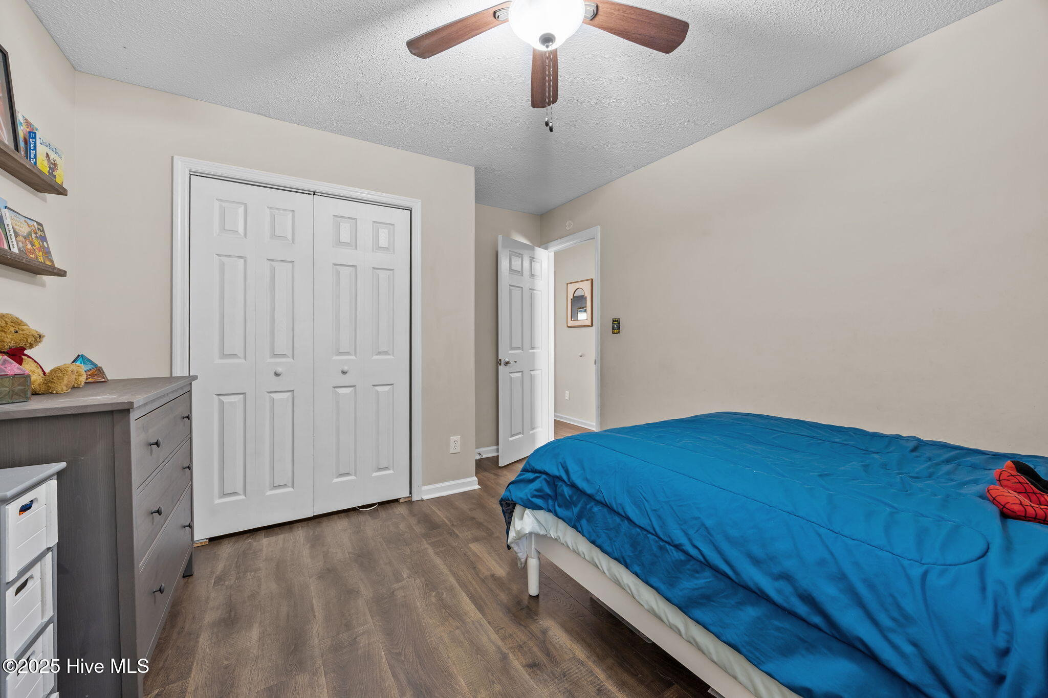 100545928 | Photo 24