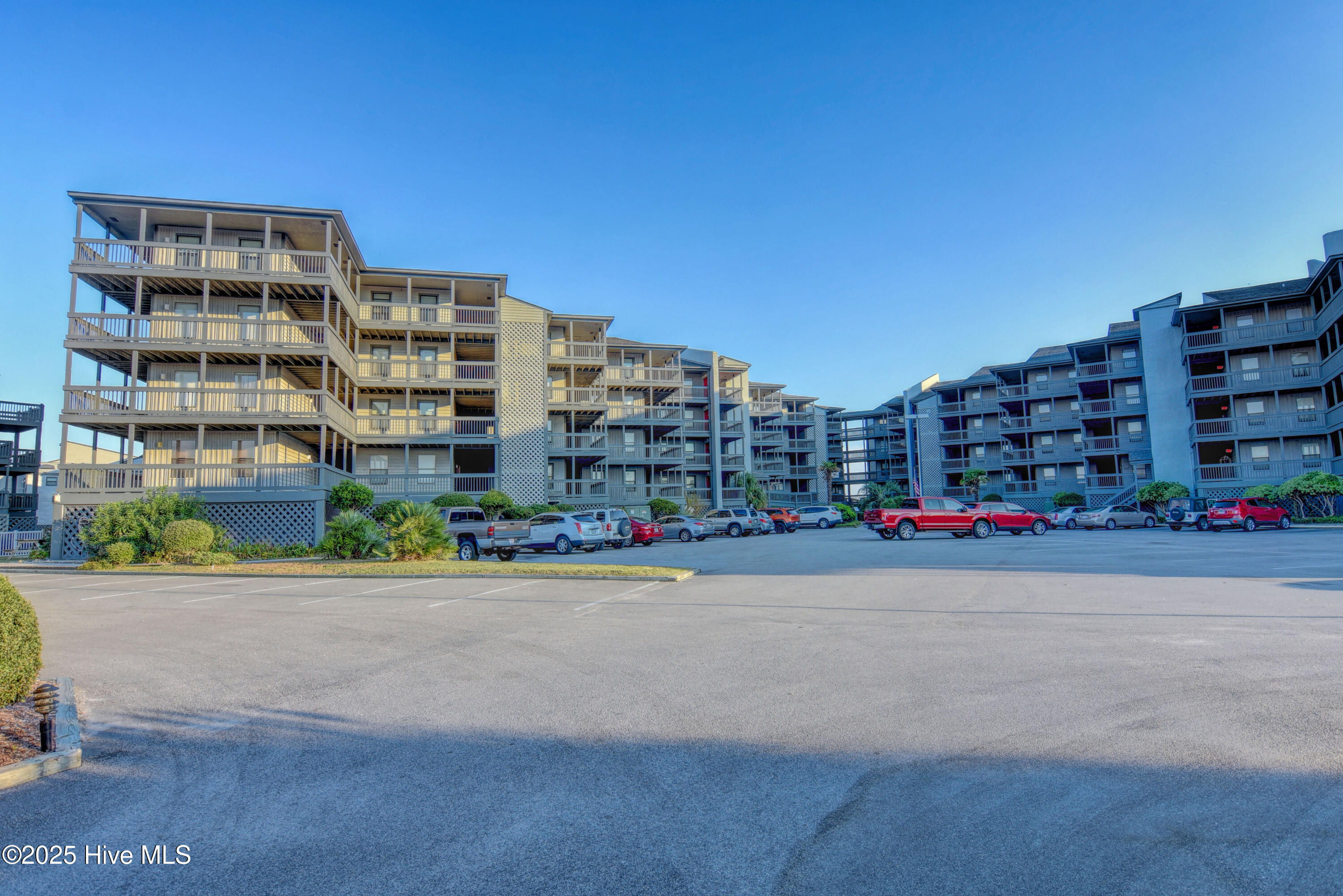 100541443 | Photo 36