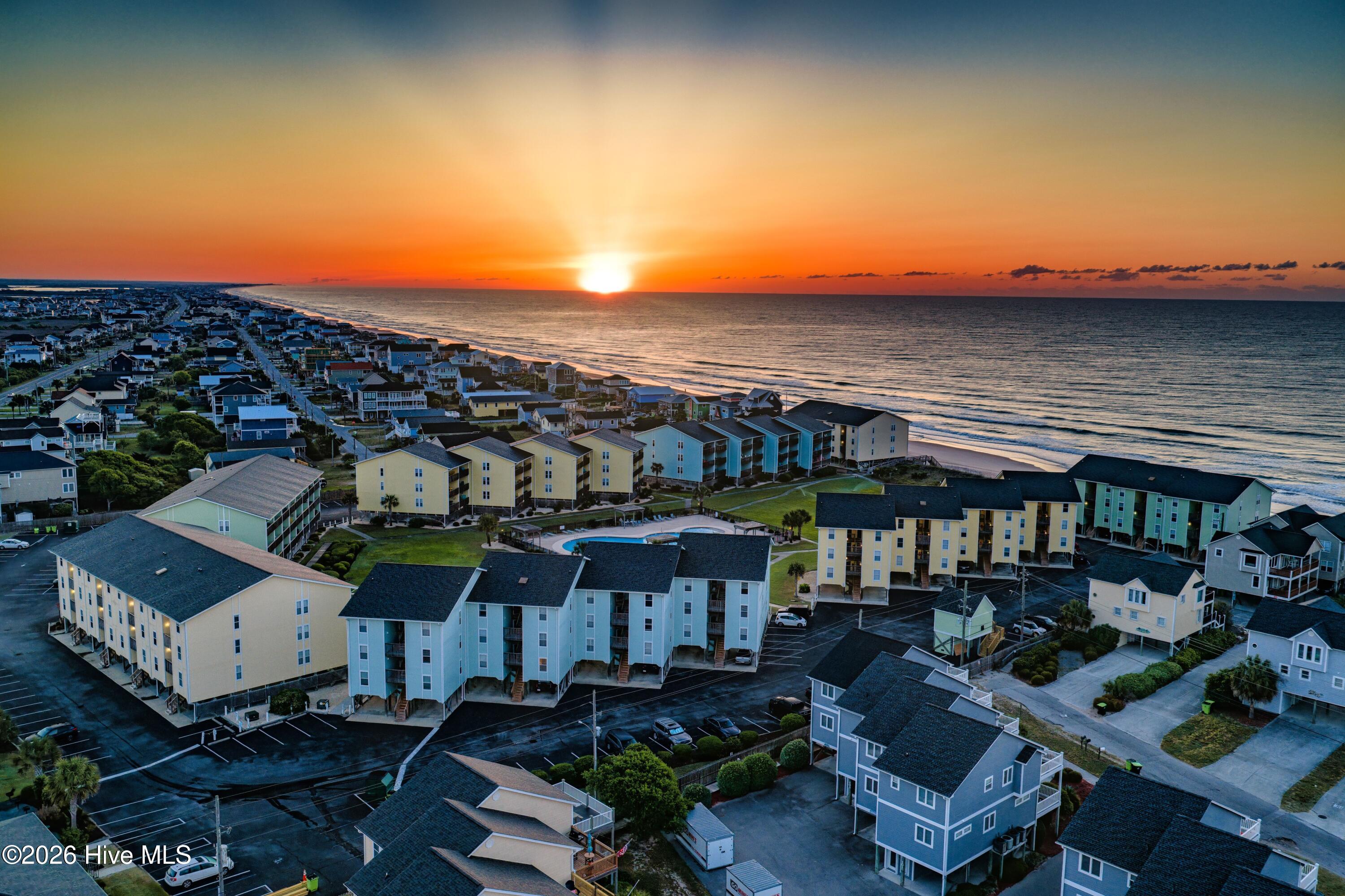 100564975 | Photo 44