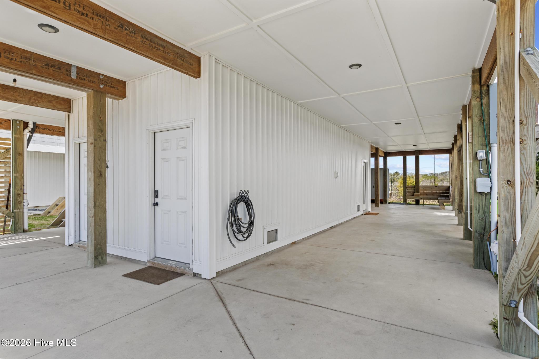 100562400 | Photo 34