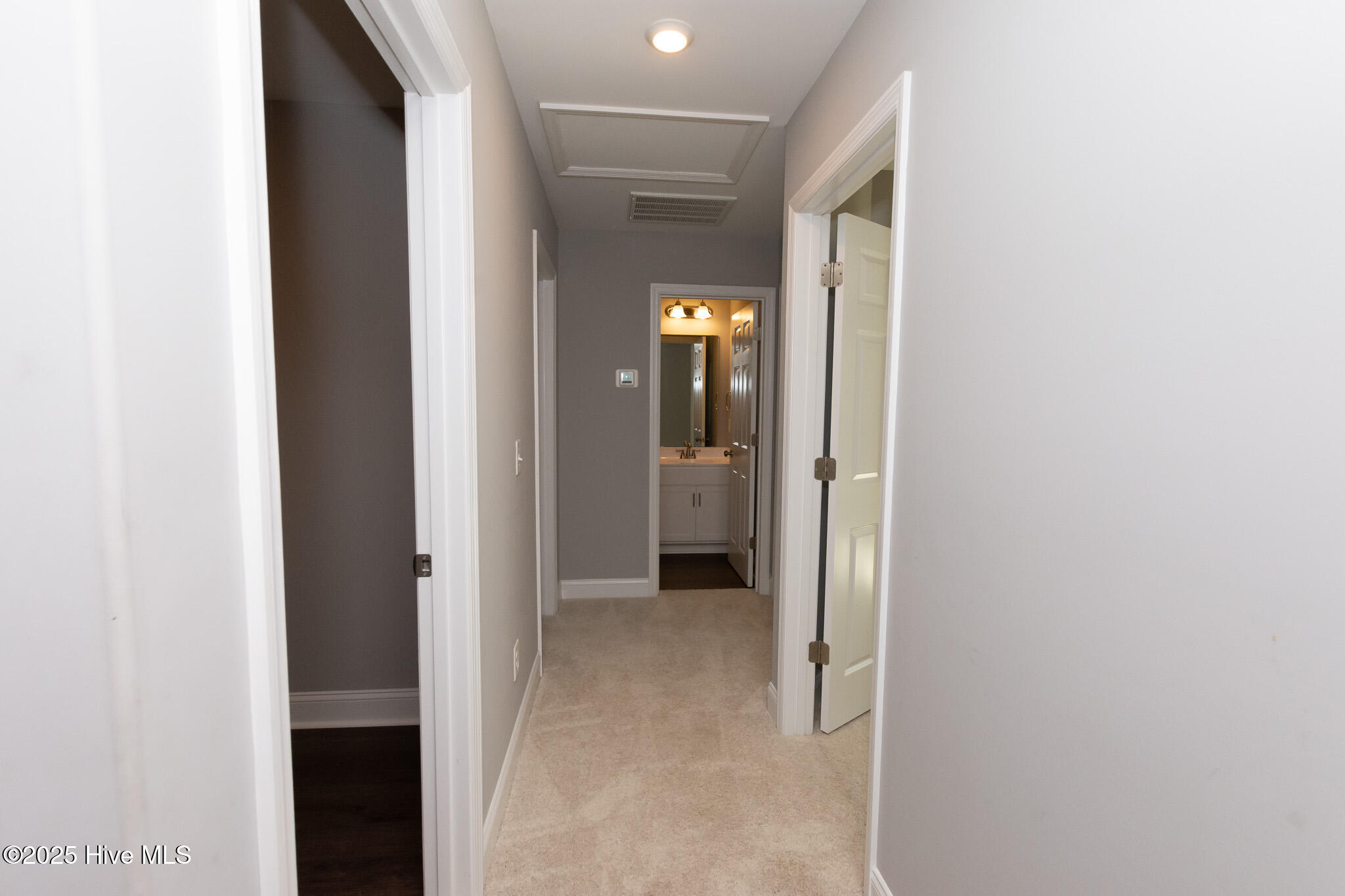 100531968 | Photo 25