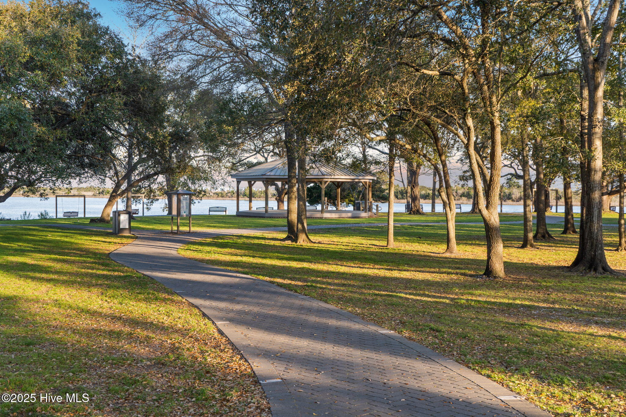 100547608 | Photo 40