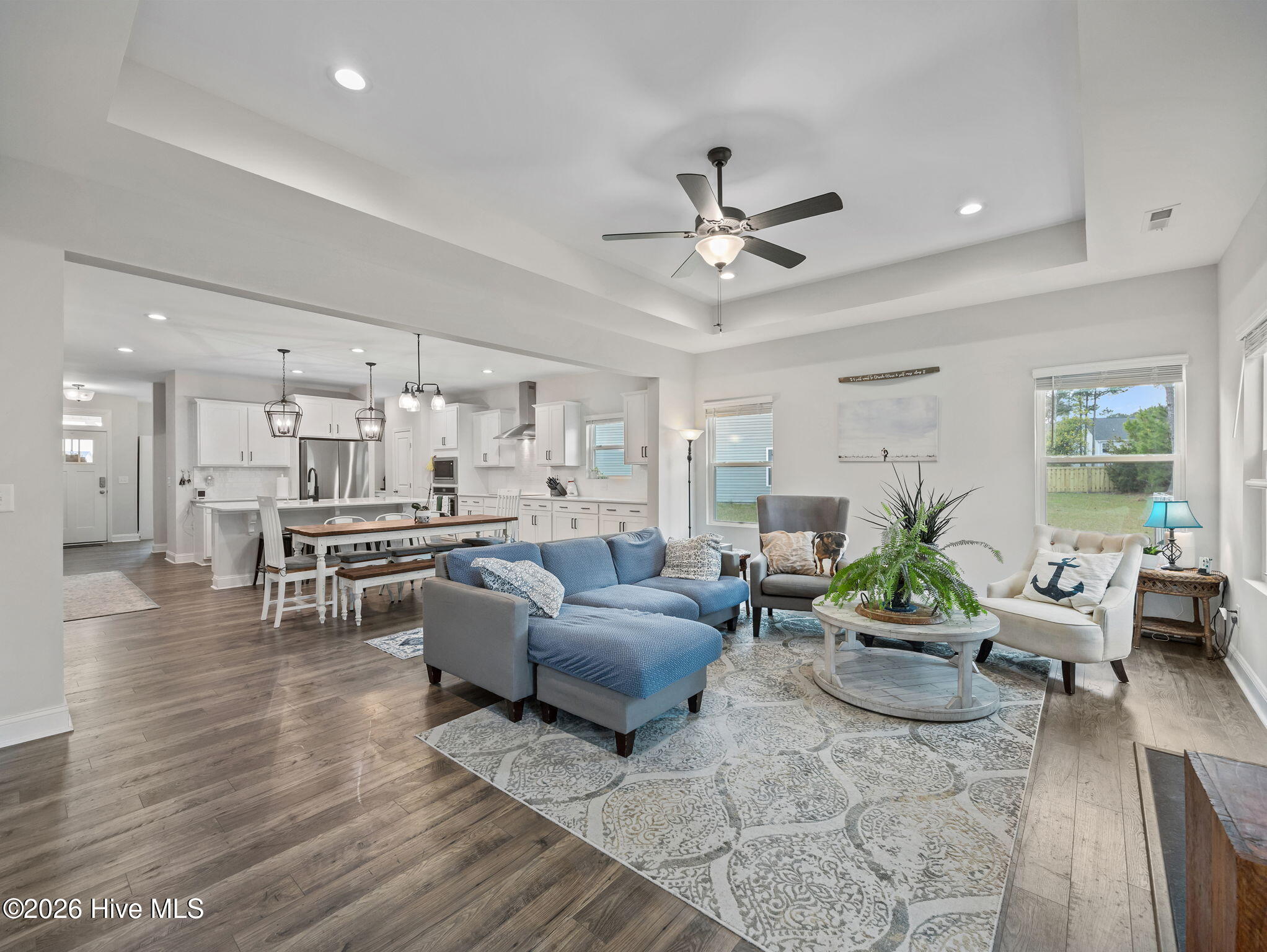 100562979 | Photo 10