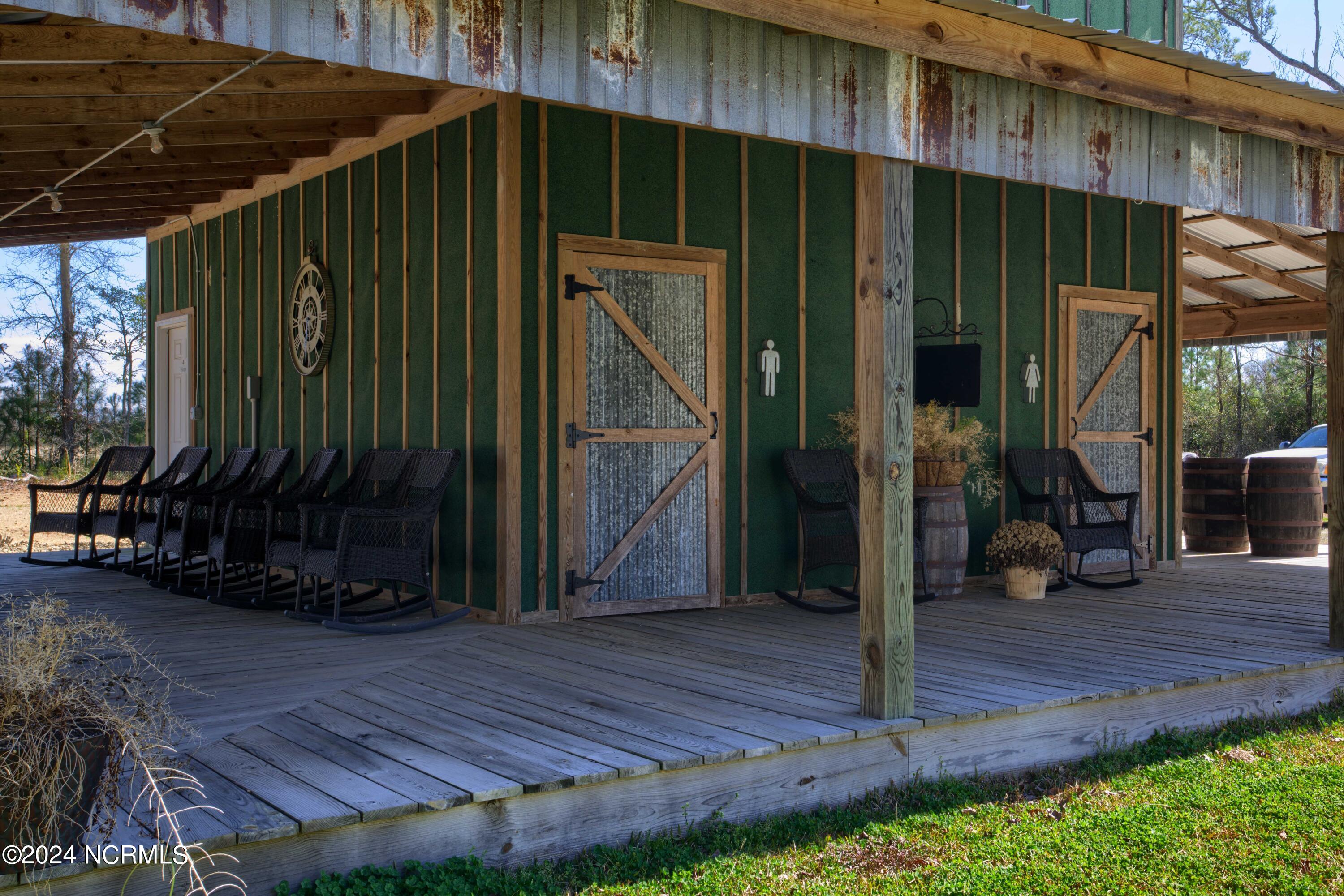 100545633 | Photo 75