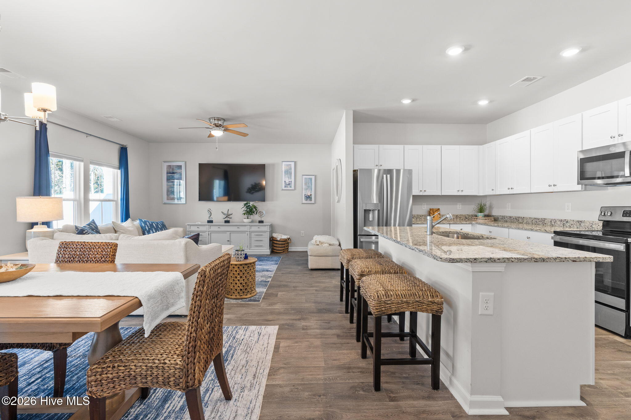 100553701 | Photo 15