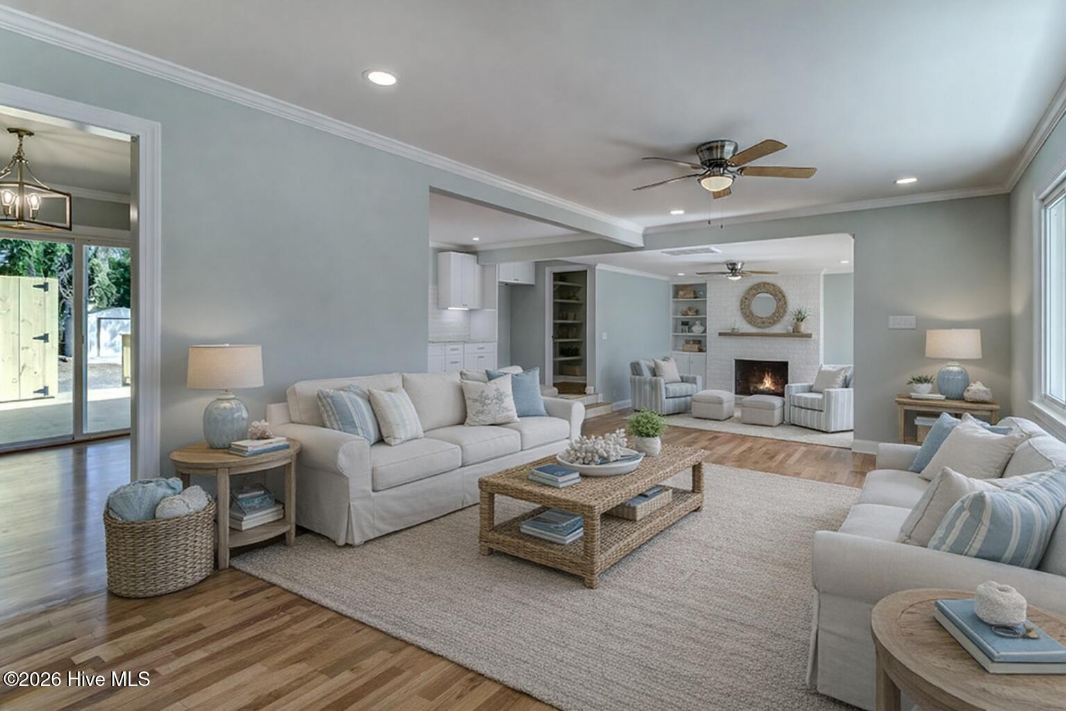 100558677 | Photo 15