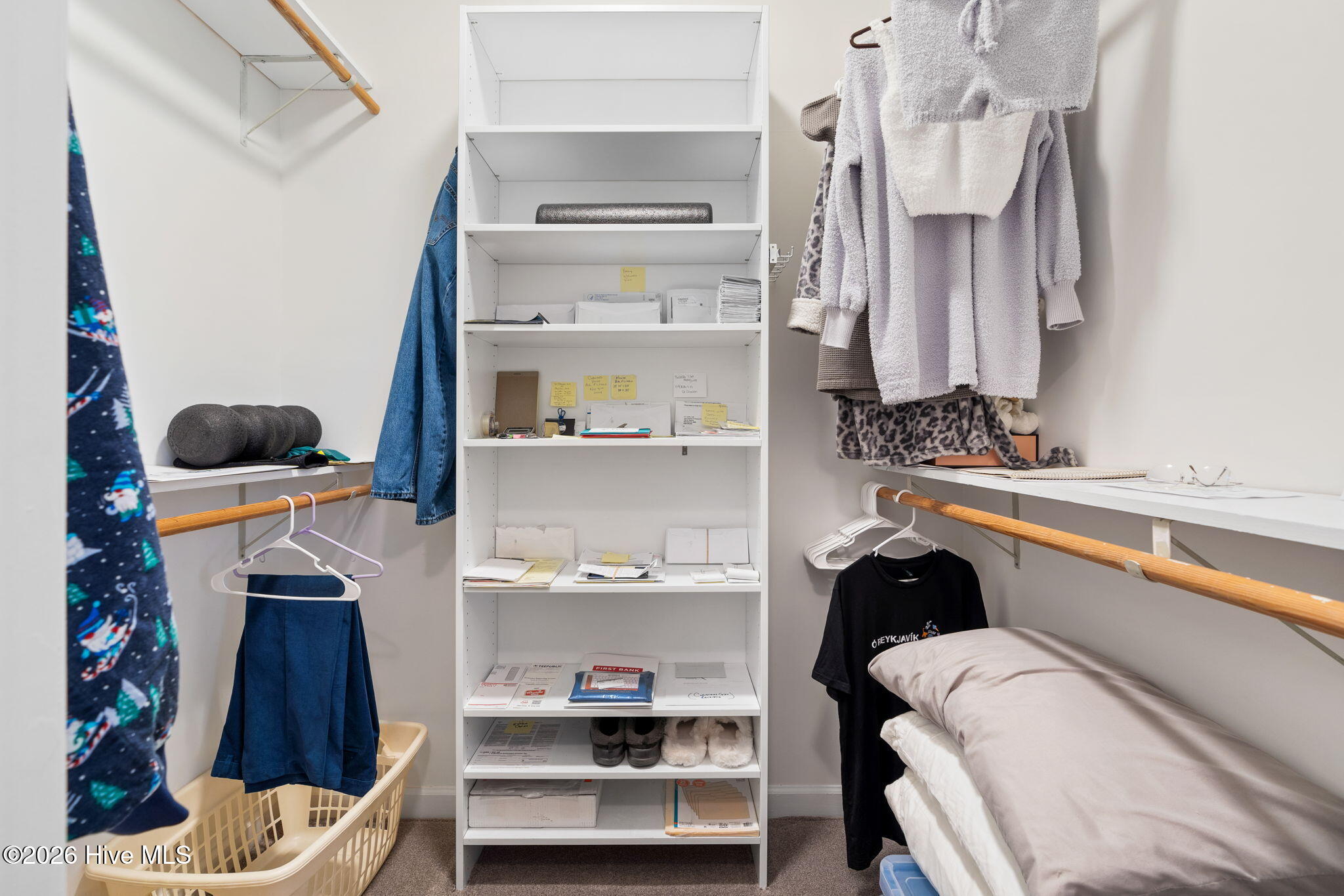 100548077 | Photo 44