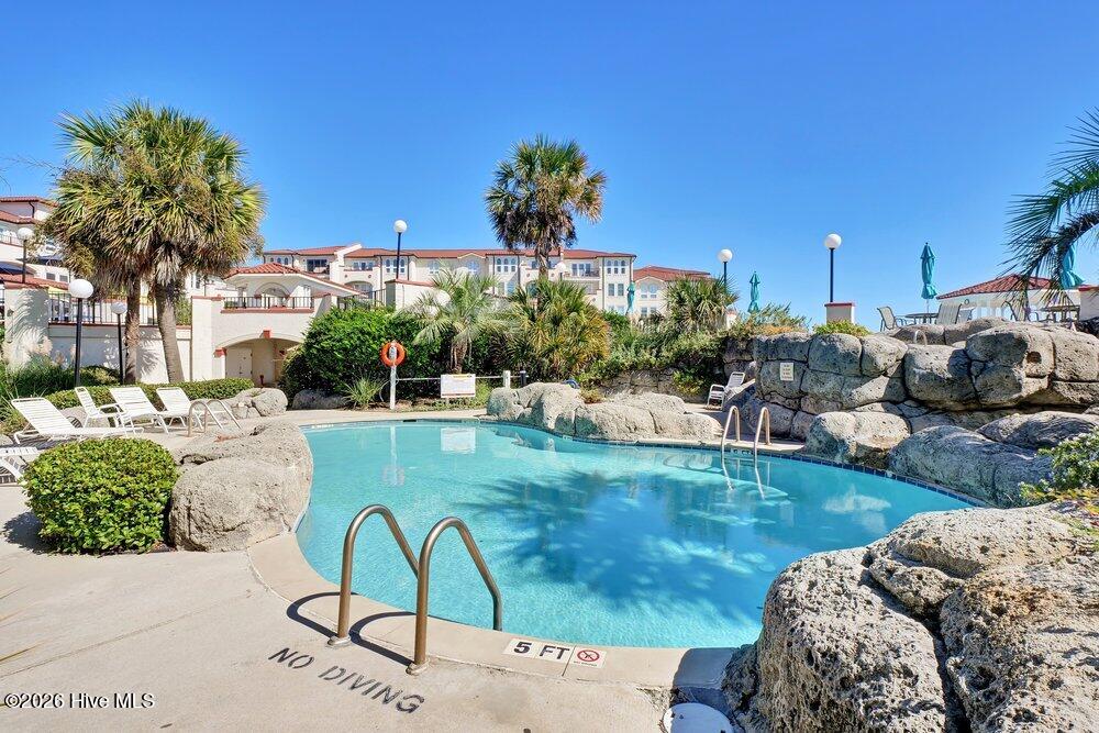 100569395 | Photo 35