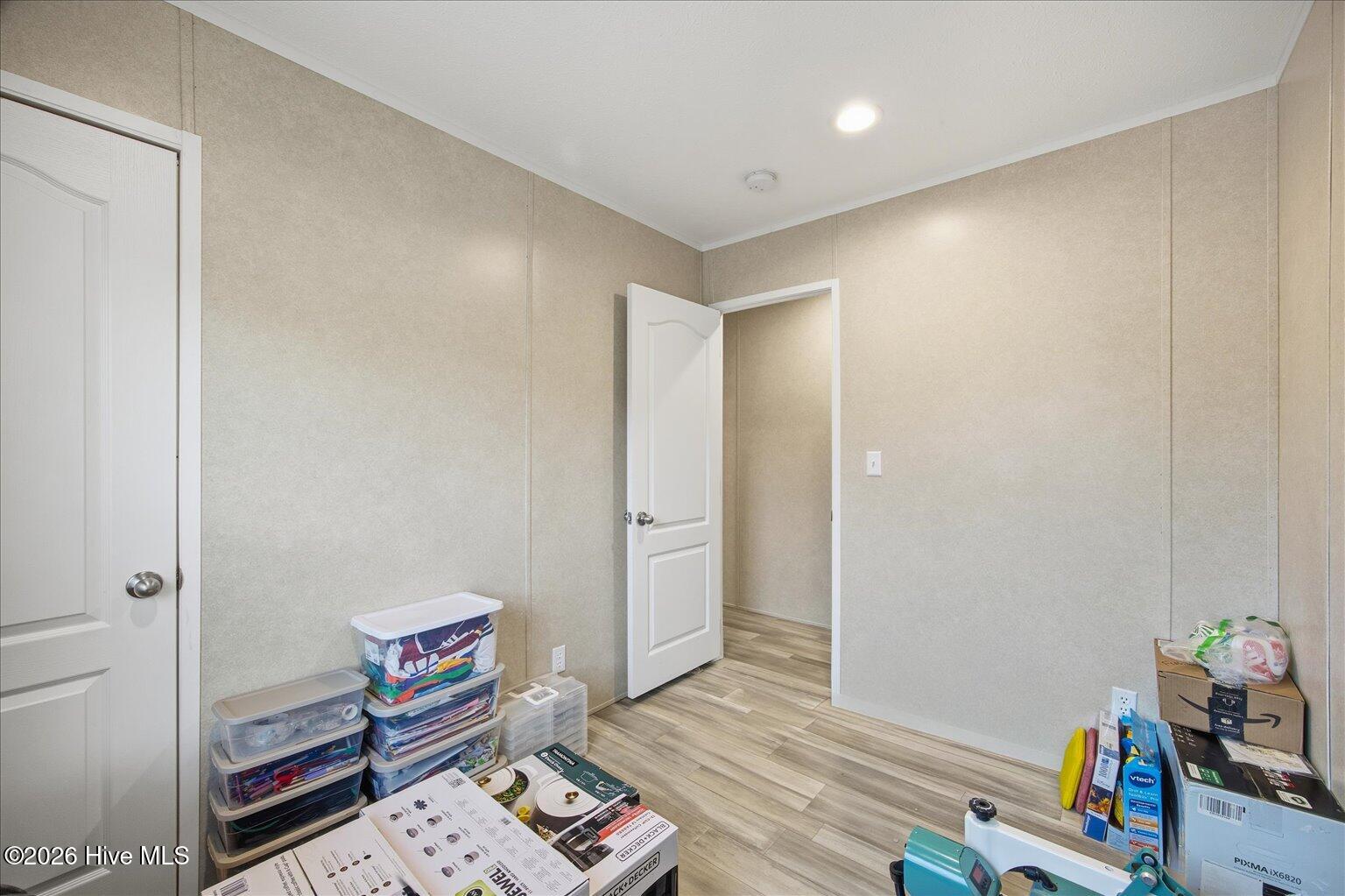 100549337 | Photo 21