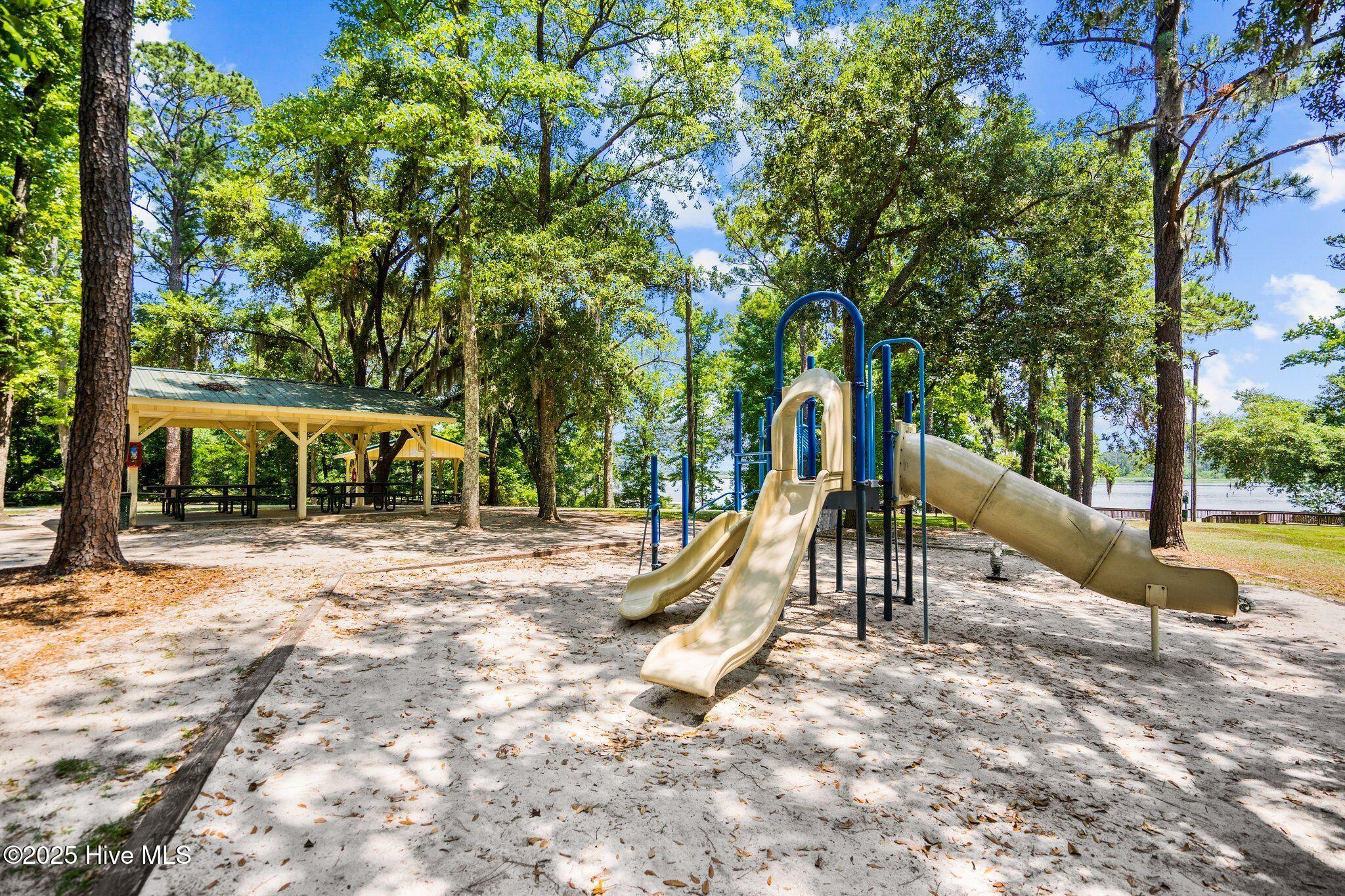 100529345 | Photo 59