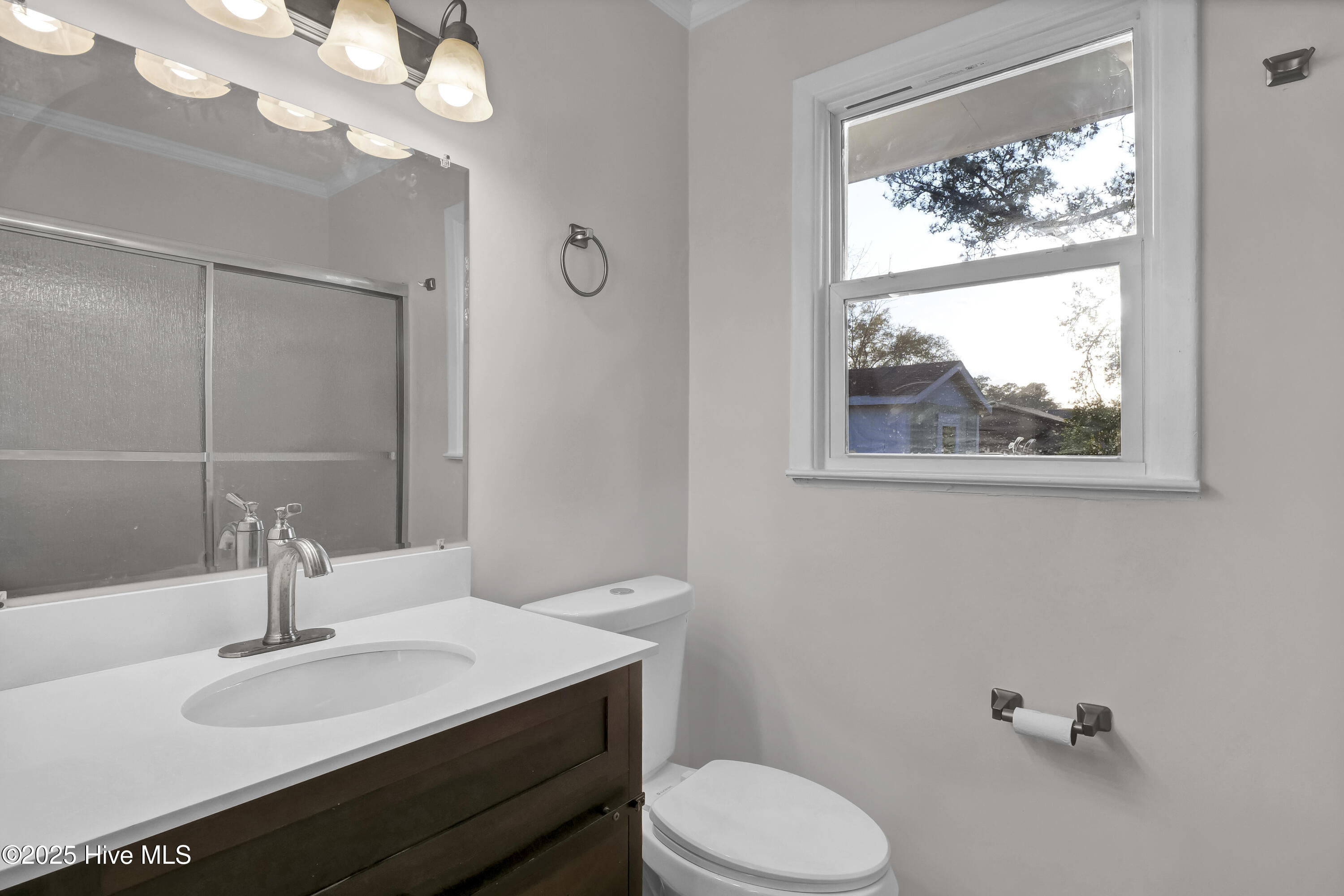 100555284 | Photo 21