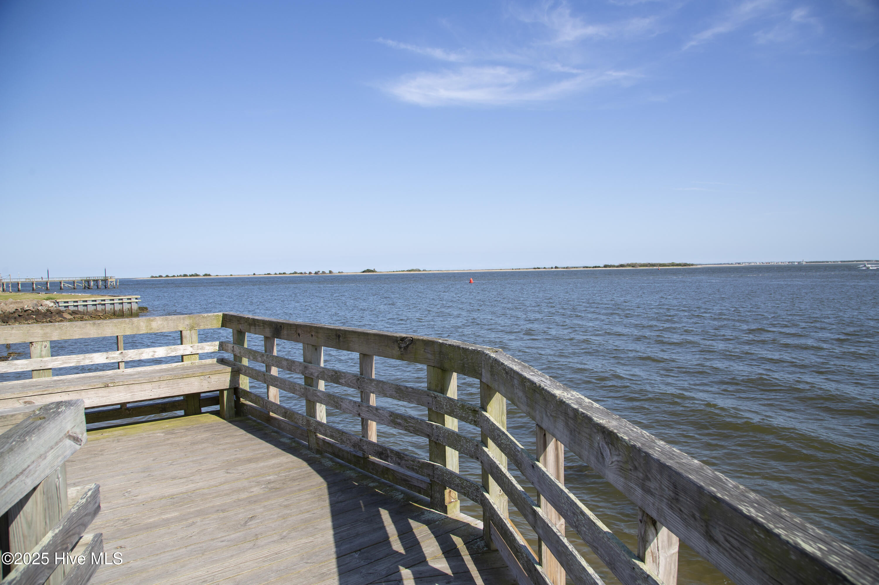 100558009 | Photo 49