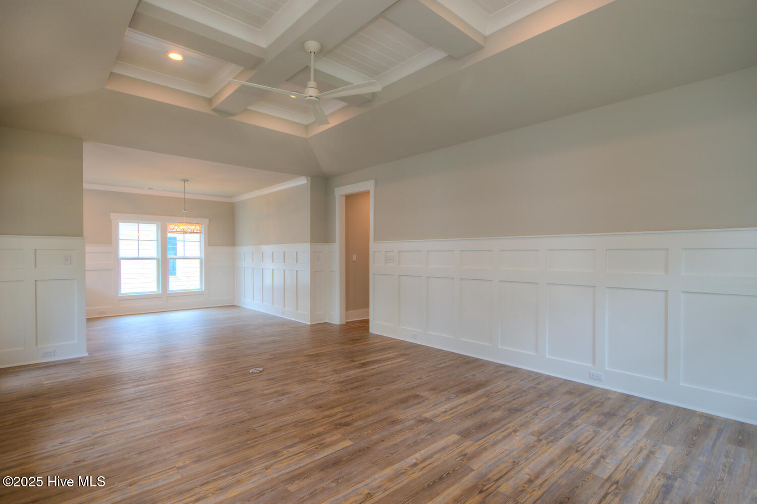 100502884 | Photo 47