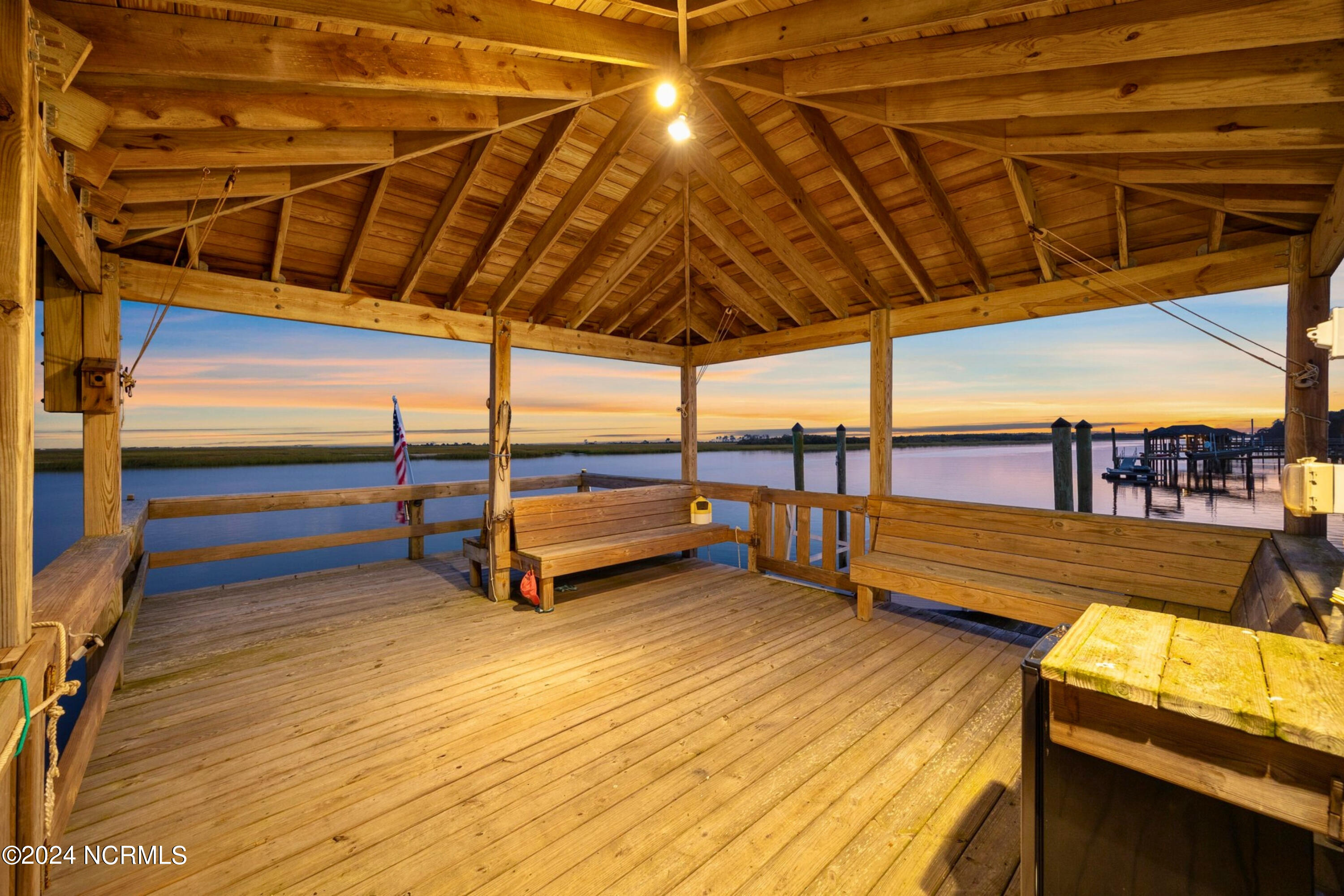 100553128 | Photo 70