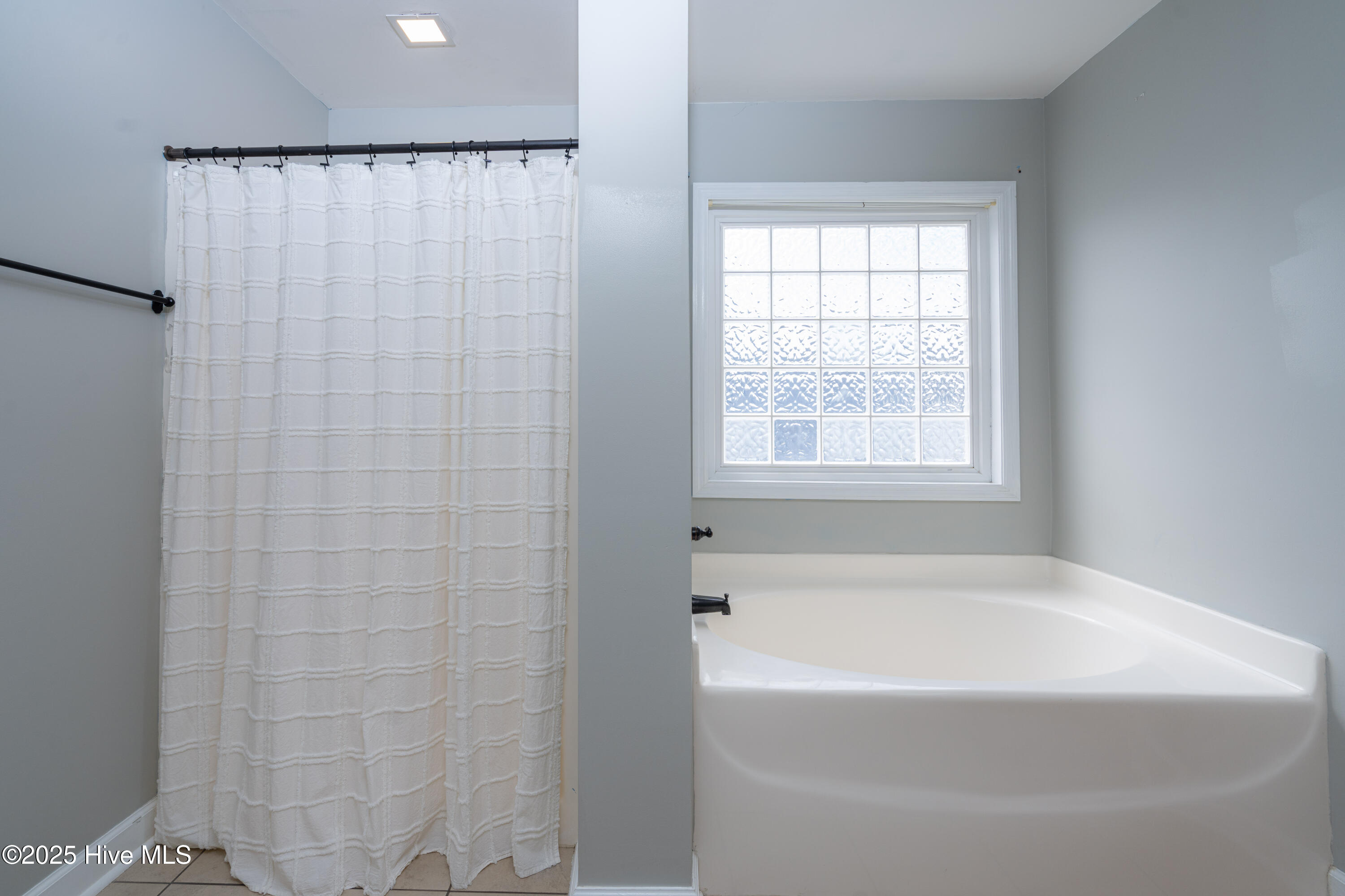 100495795 | Photo 35