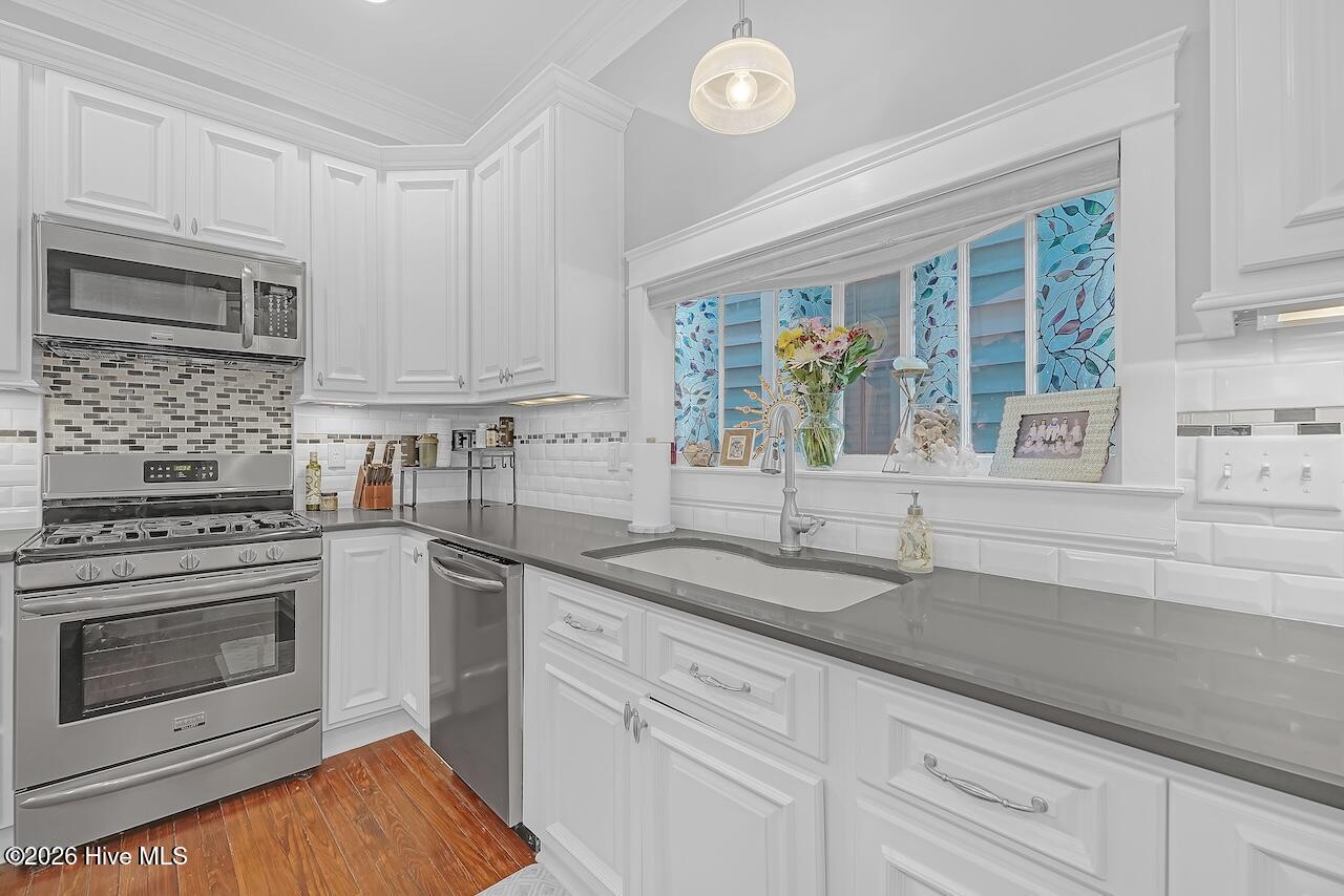 100560028 | Photo 17