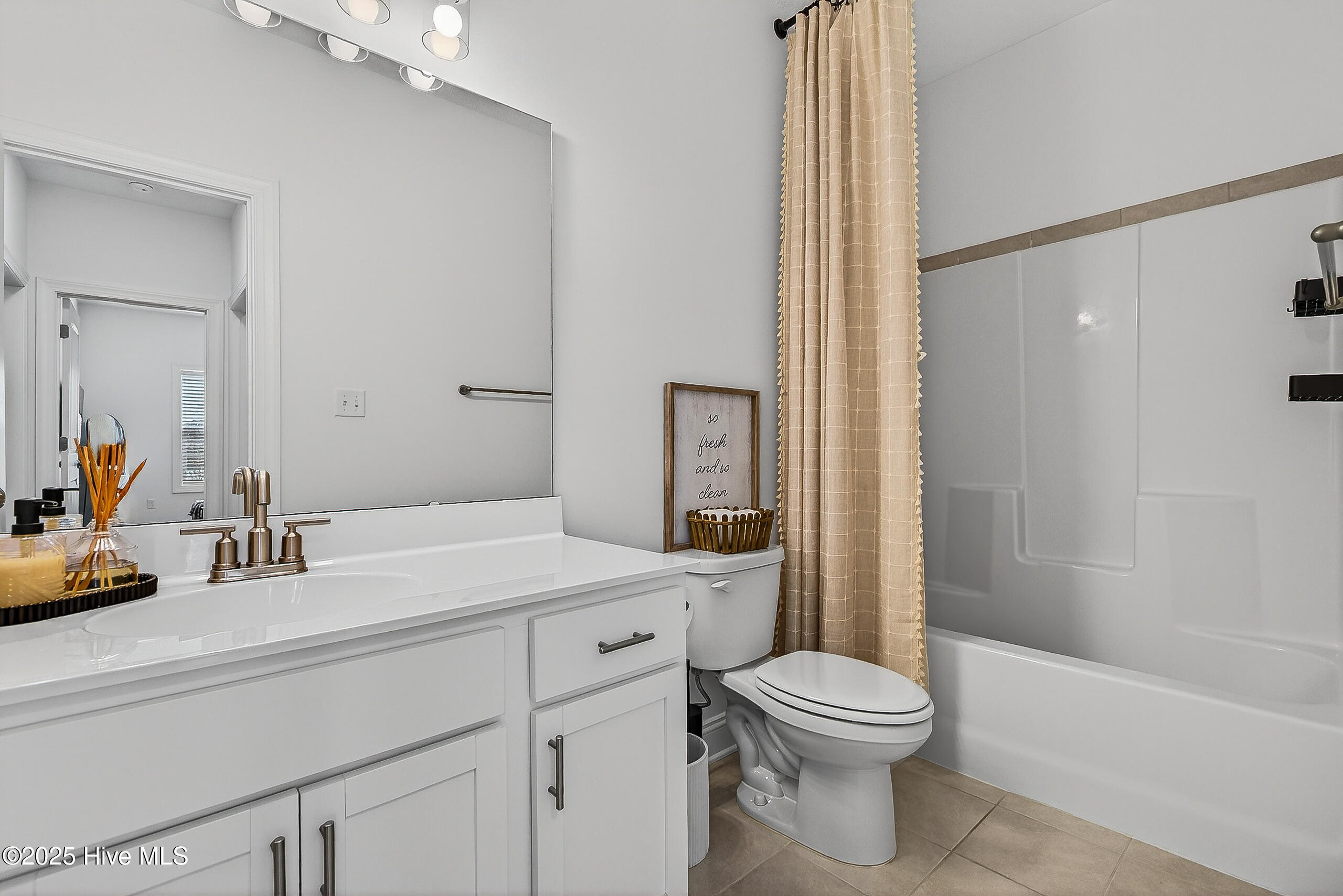 100542531 | Photo 26