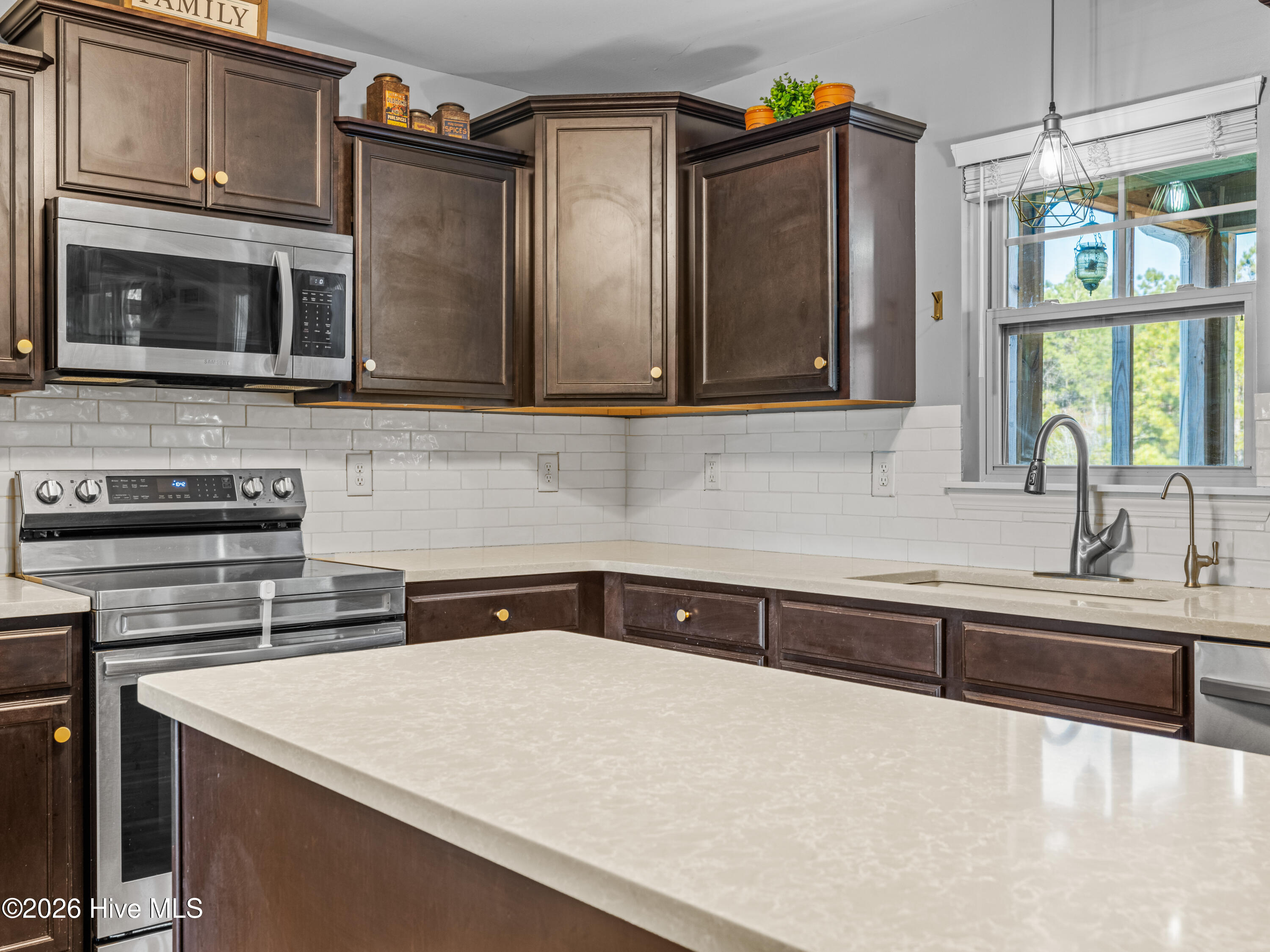 100549966 | Photo 18