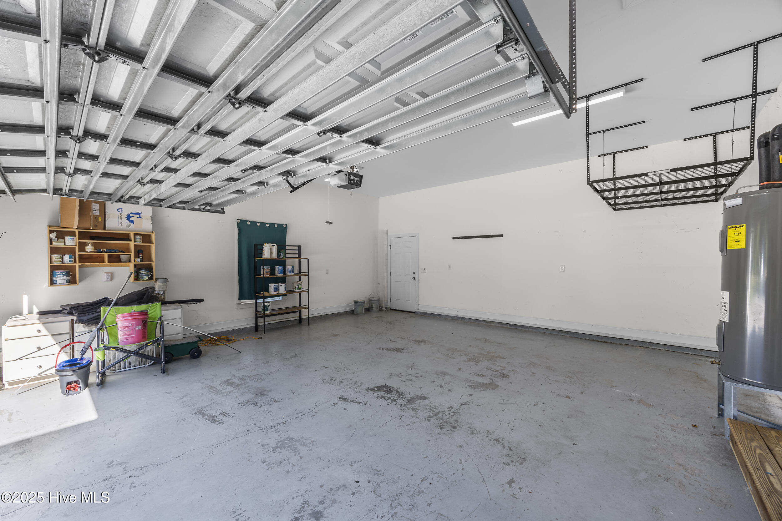 100528146 | Photo 38