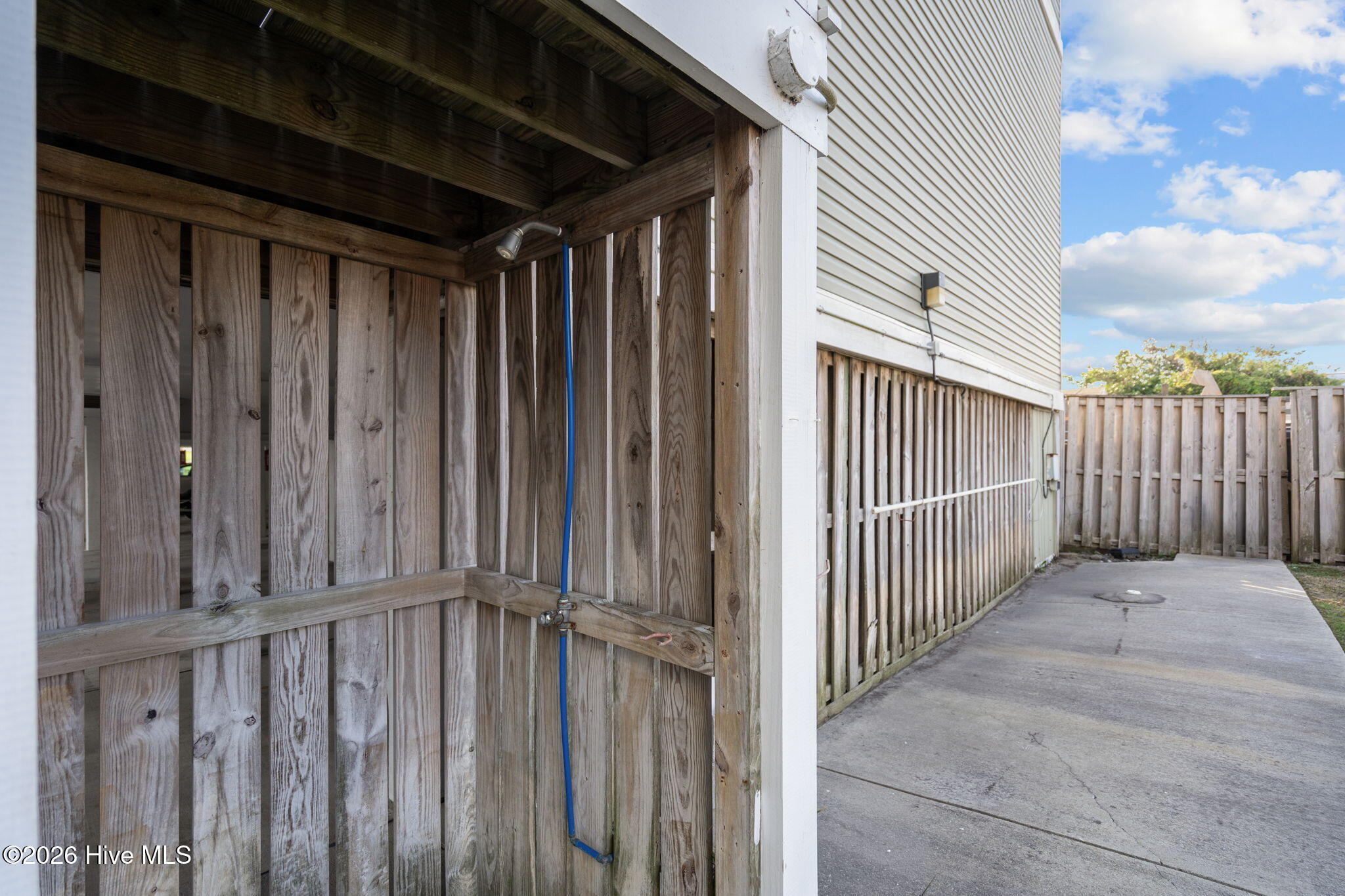 100523190 | Photo 33