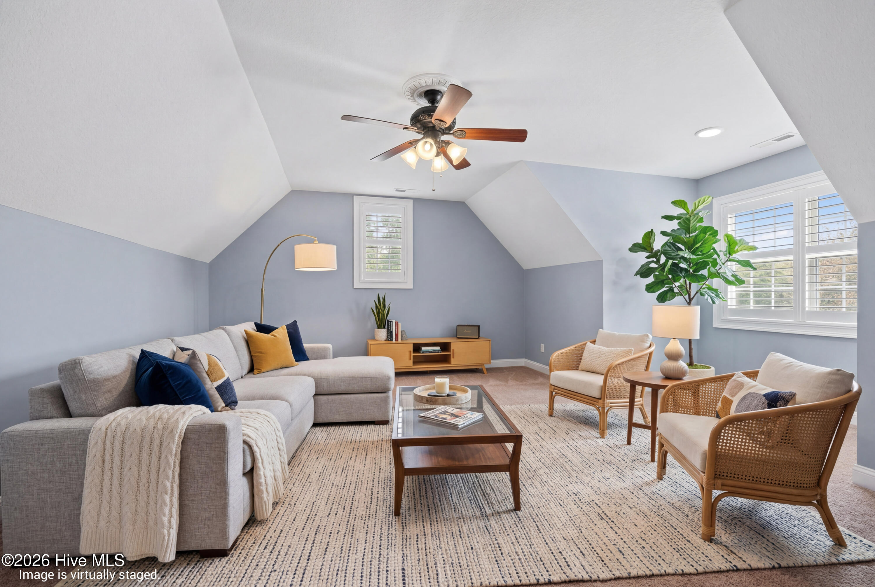 100565289 | Photo 57