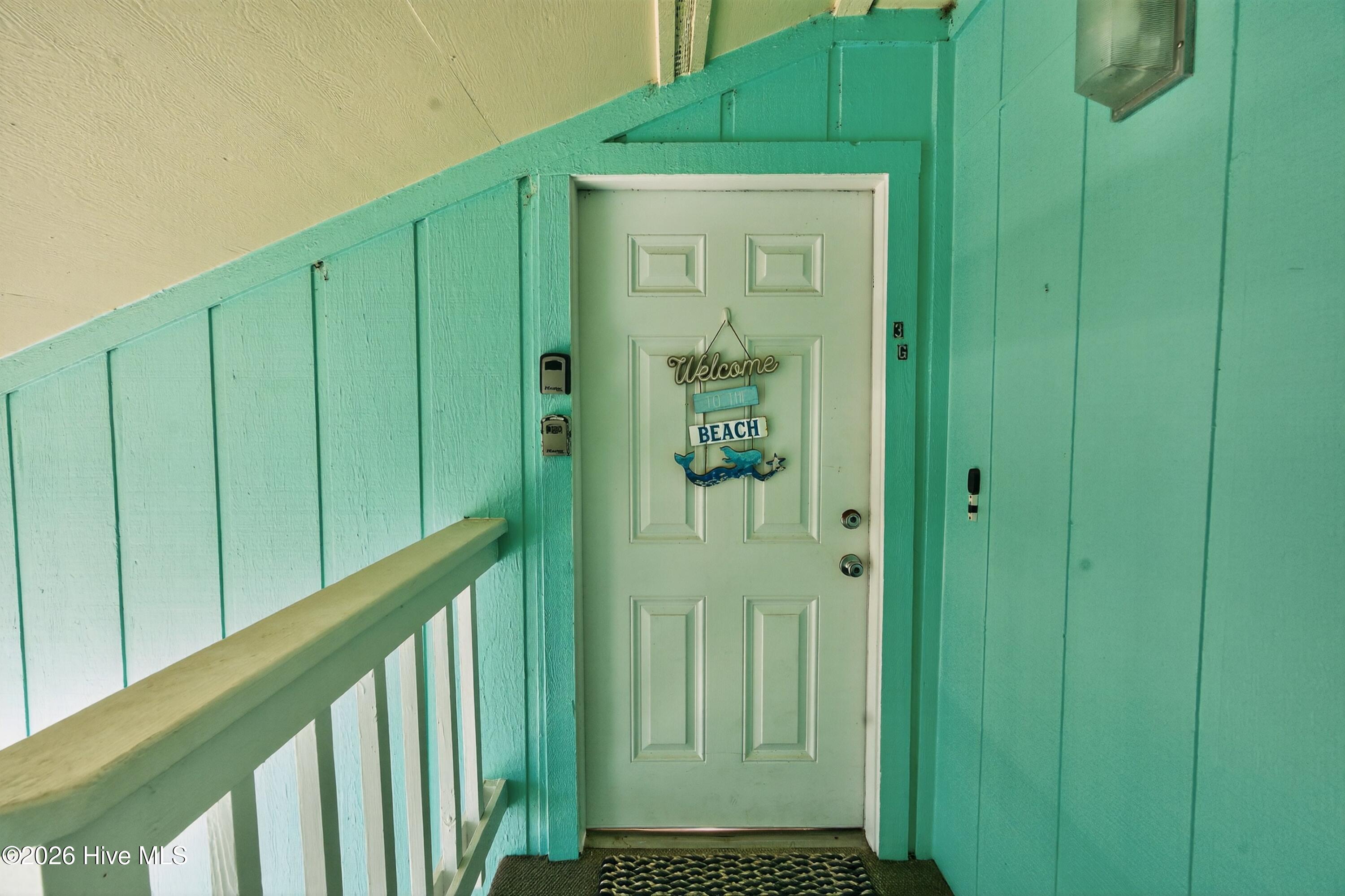 100563490 | Photo 15