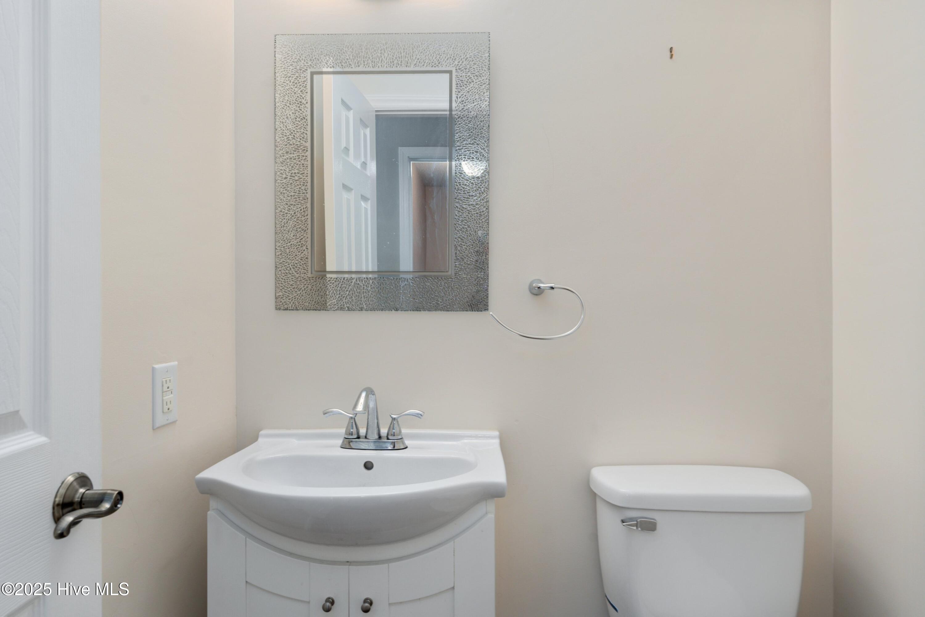 100536275 | Photo 35