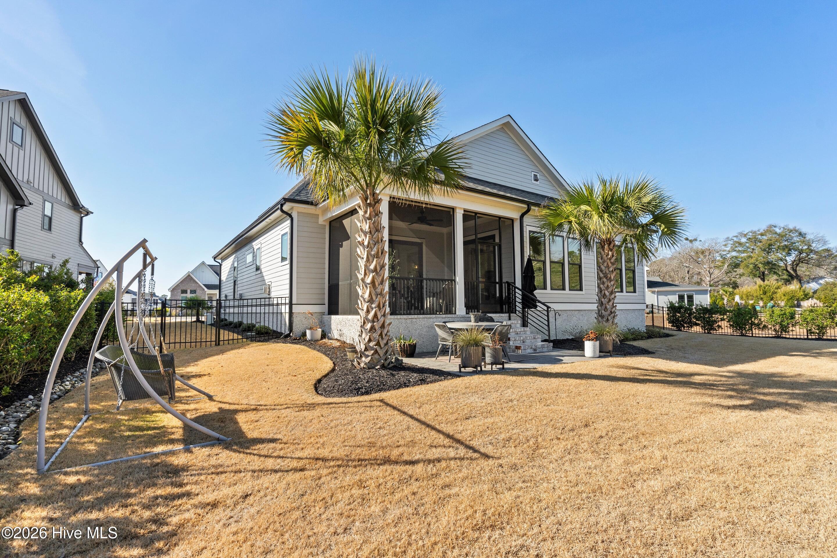 100546830 | Photo 71