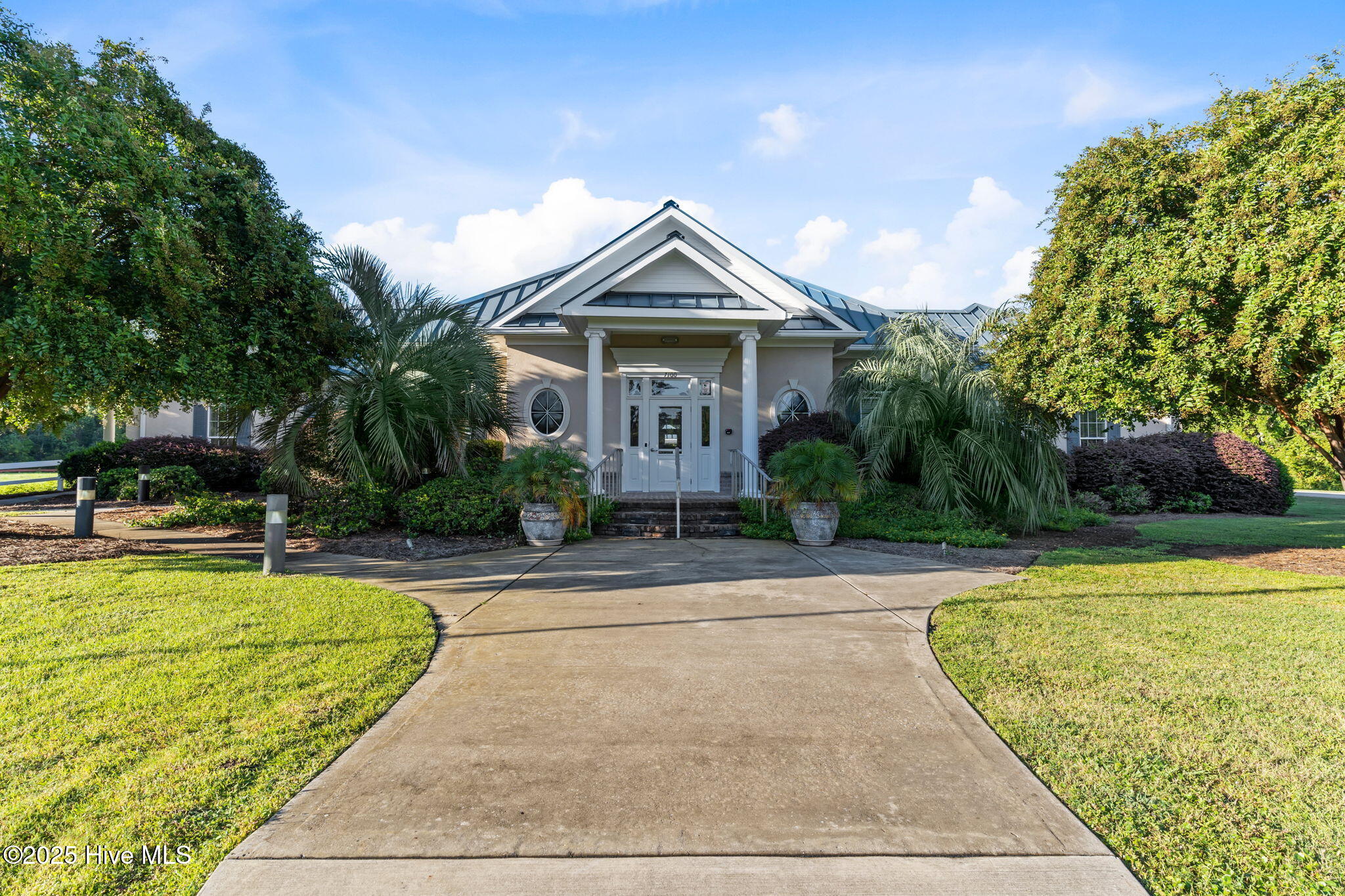 100535787 | Photo 65