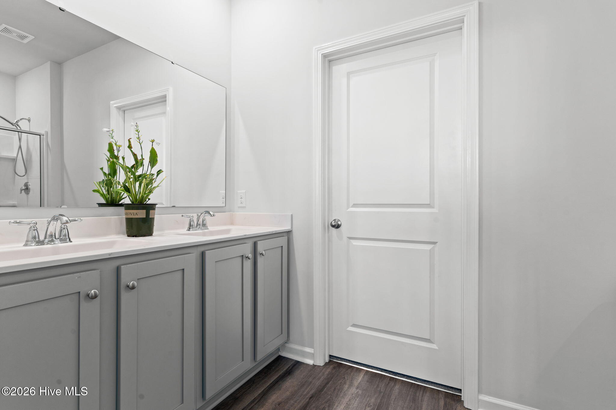 100556458 | Photo 20