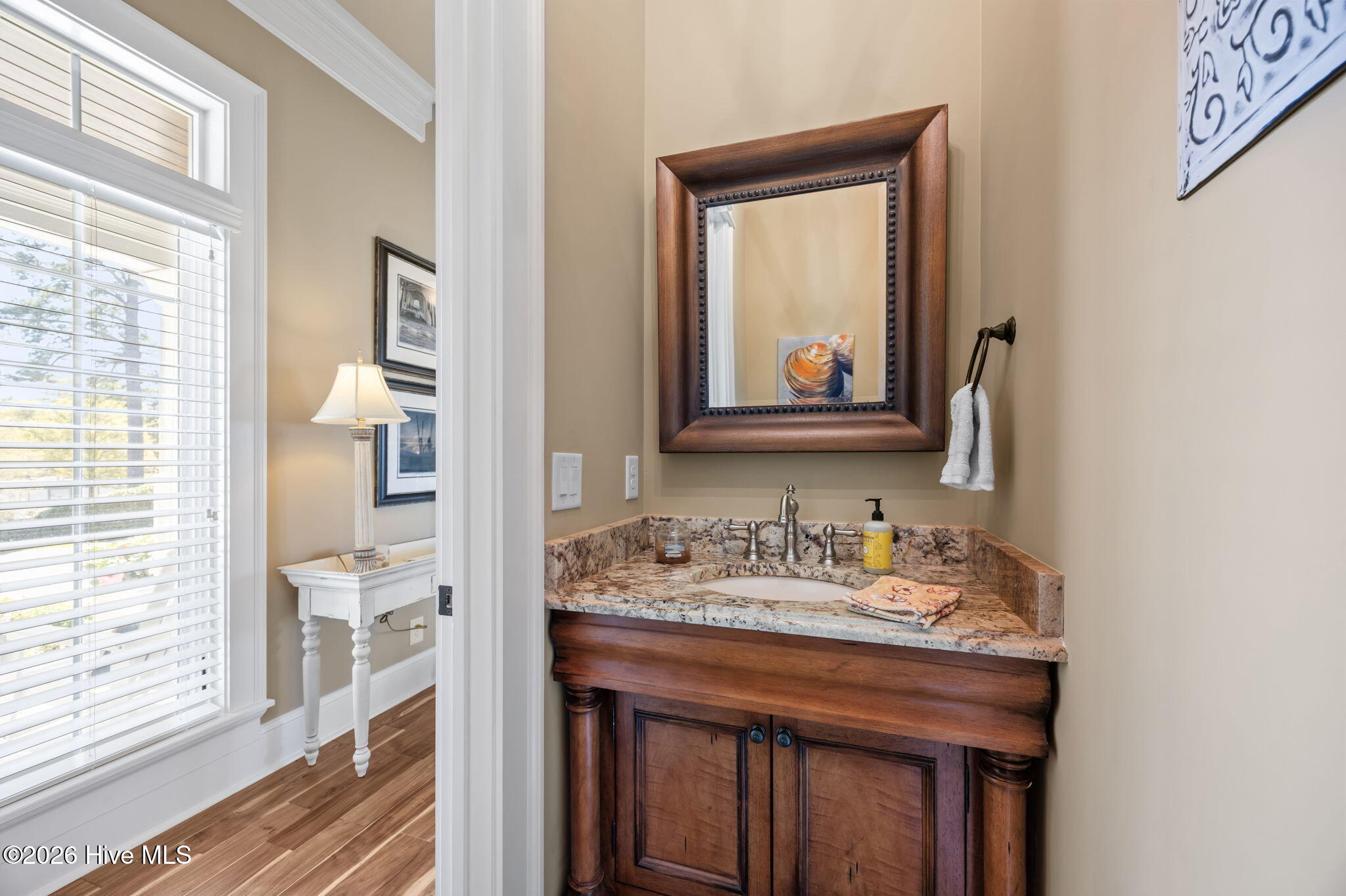 100564617 | Photo 31