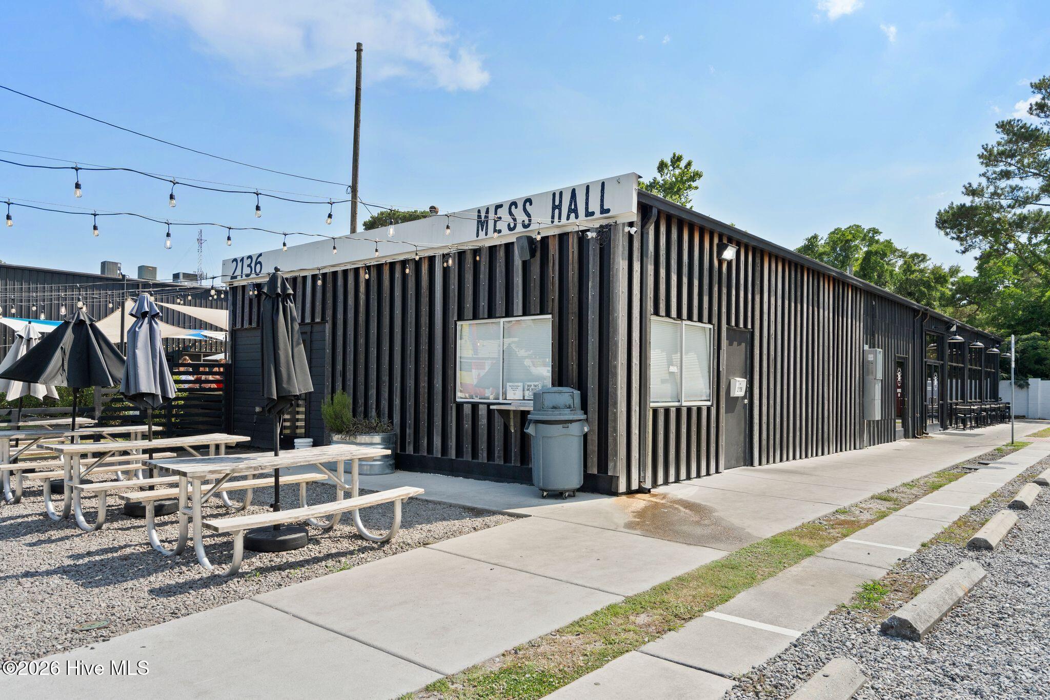 100581987 | Photo 48