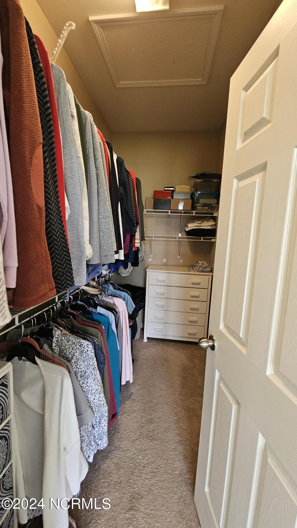 100565741 | Photo 28