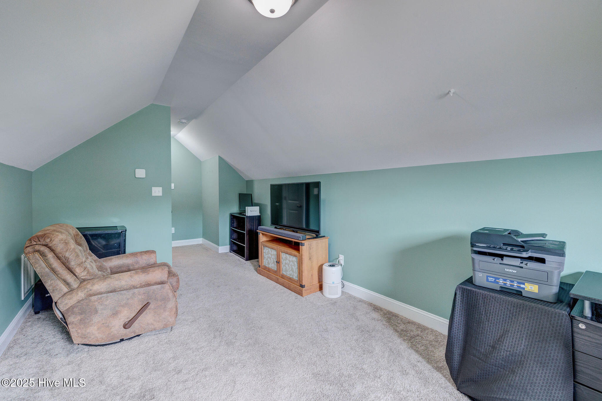 100522244 | Photo 35