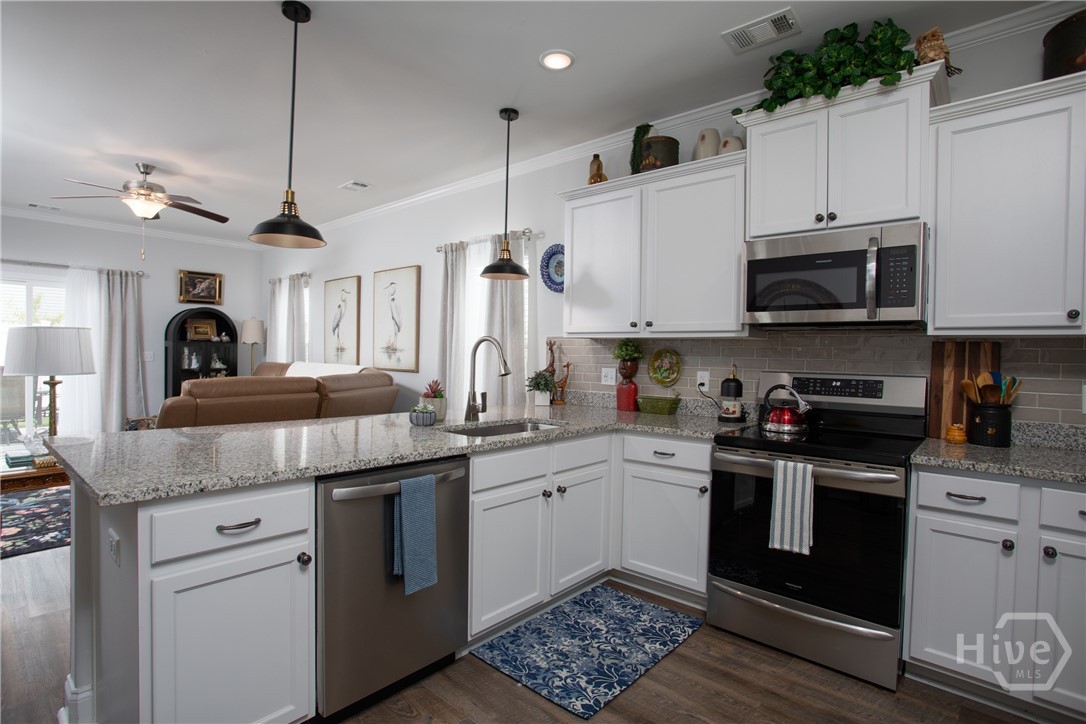 Homes for sale in Pooler, GA | 439 Governor Treutlen Cir, Pooler, GA 31322 | MLS# SA341242