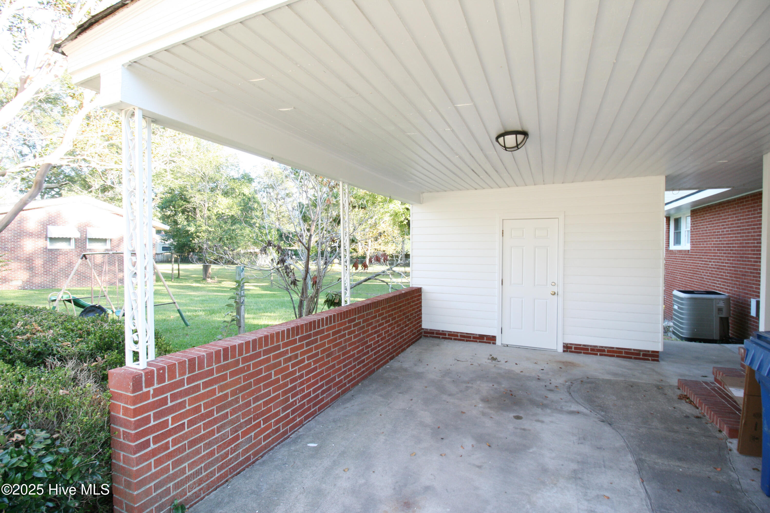 100544285 | Photo 21