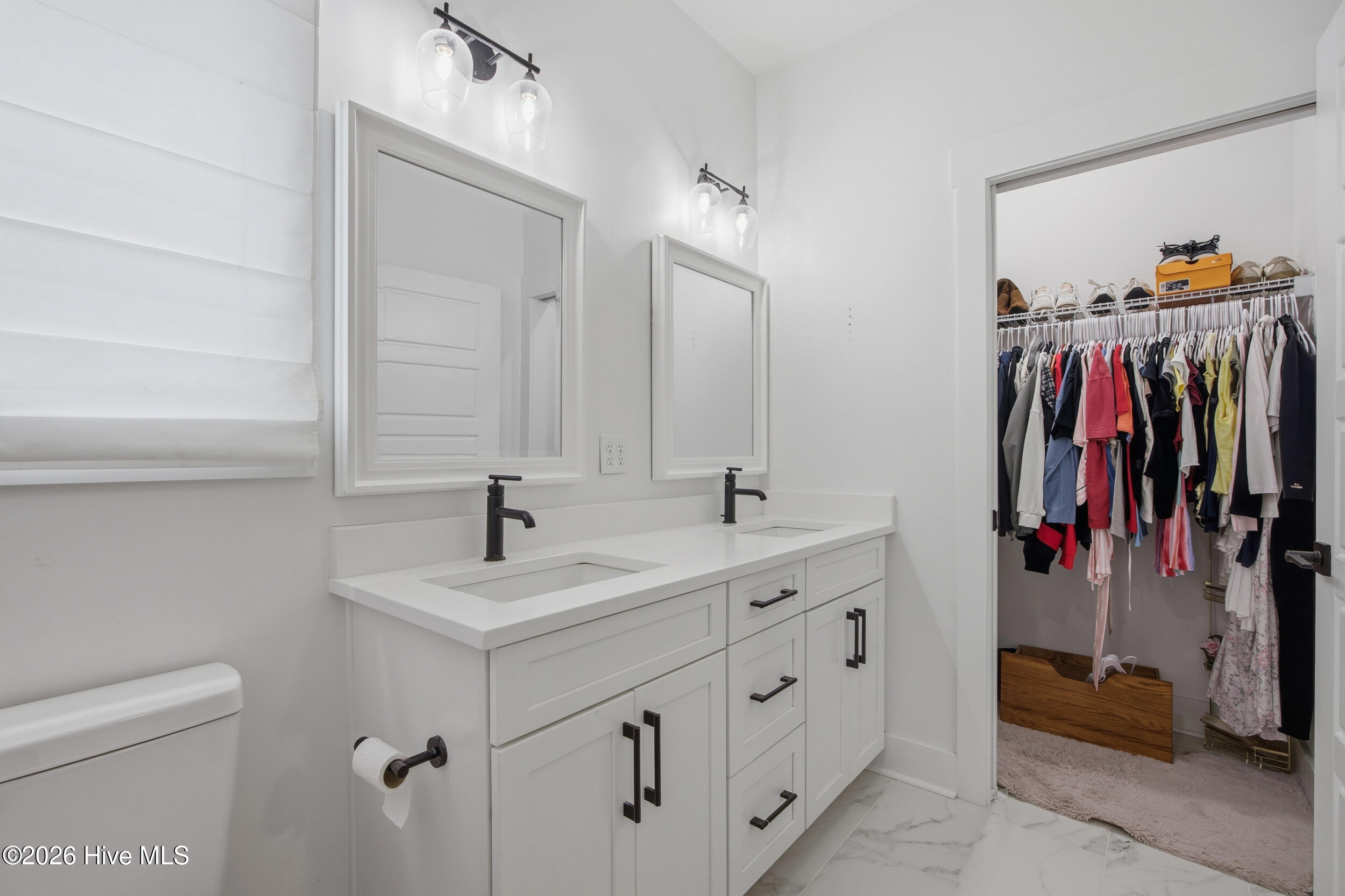 100558595 | Photo 44