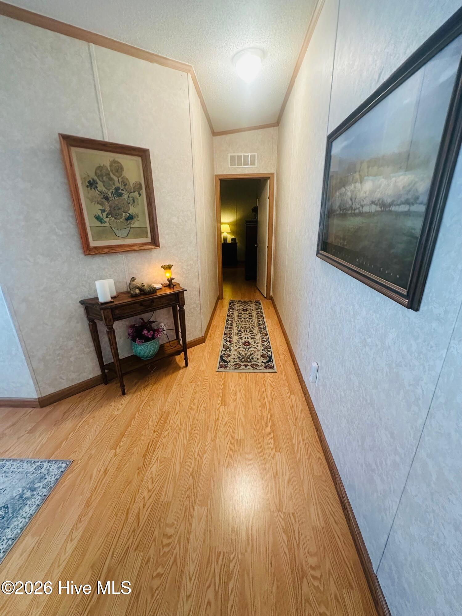 100548768 | Photo 15